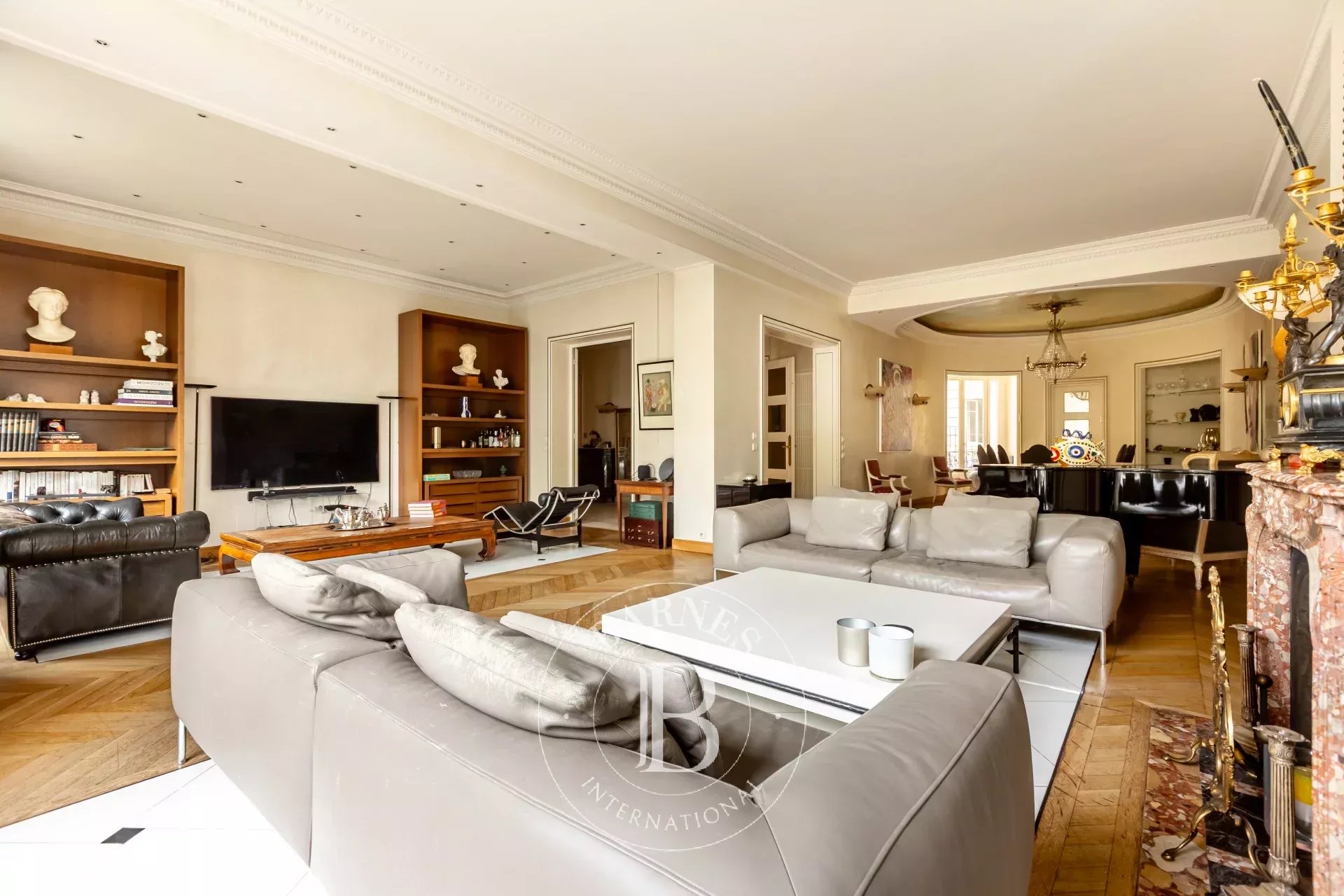 Paris 16 - Trocadéro - Reception apartment - 3/4 bedrooms - picture 4