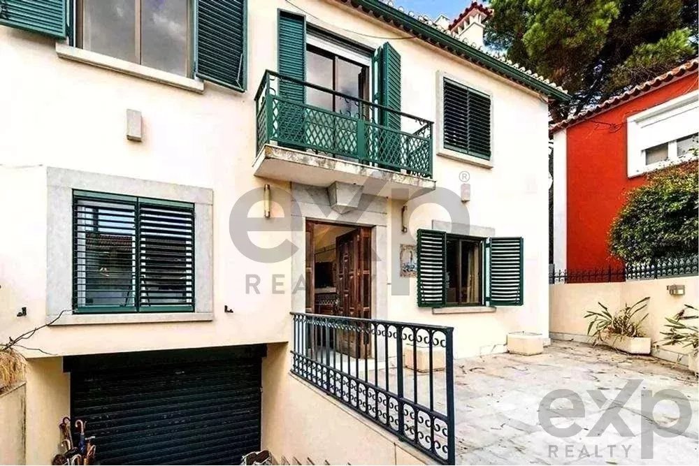 Villa in the center of Lisbon with 9 rooms and swimming pool