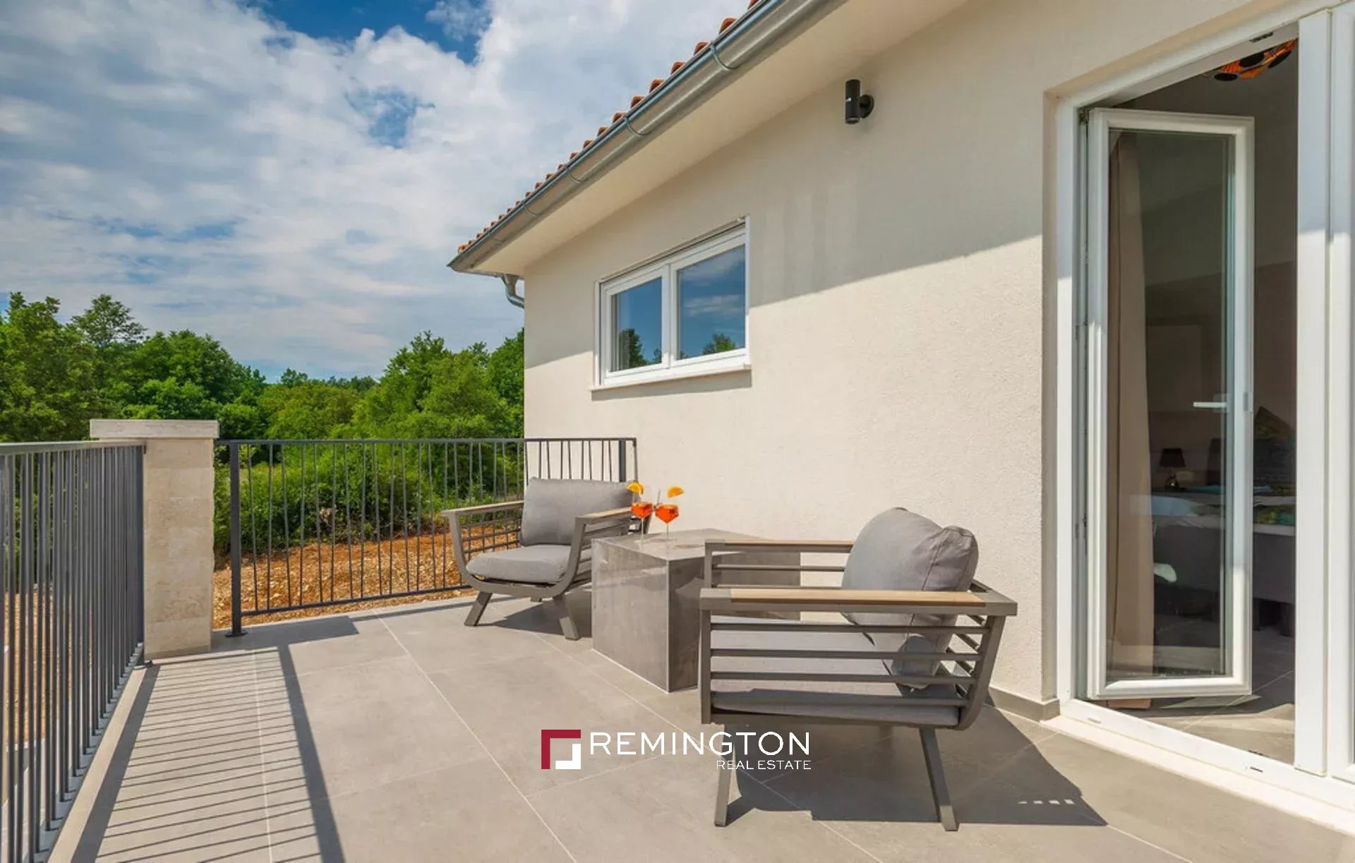 3 Bedroom Villa/Townhouse's Image 12