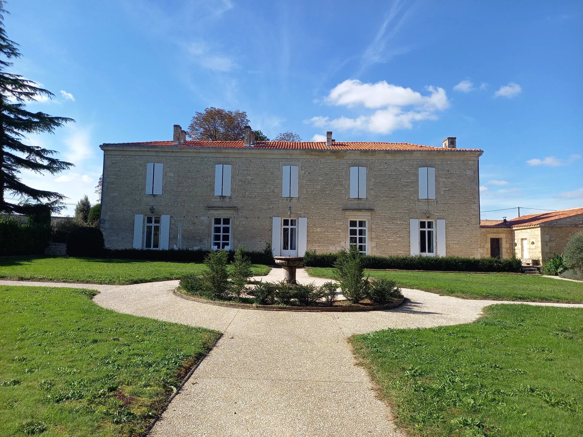 Fontenay-le-Comte  - Manoir 12 Pi&egrave;ces 7 Chambres - picture 8