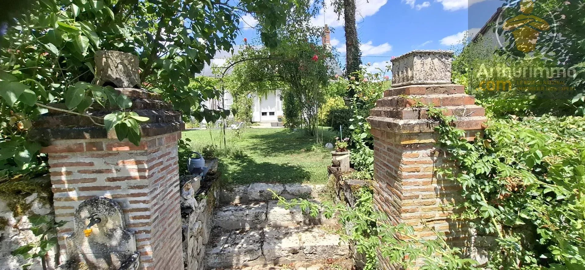 Ensemble immobilier à Avaray — photo 19