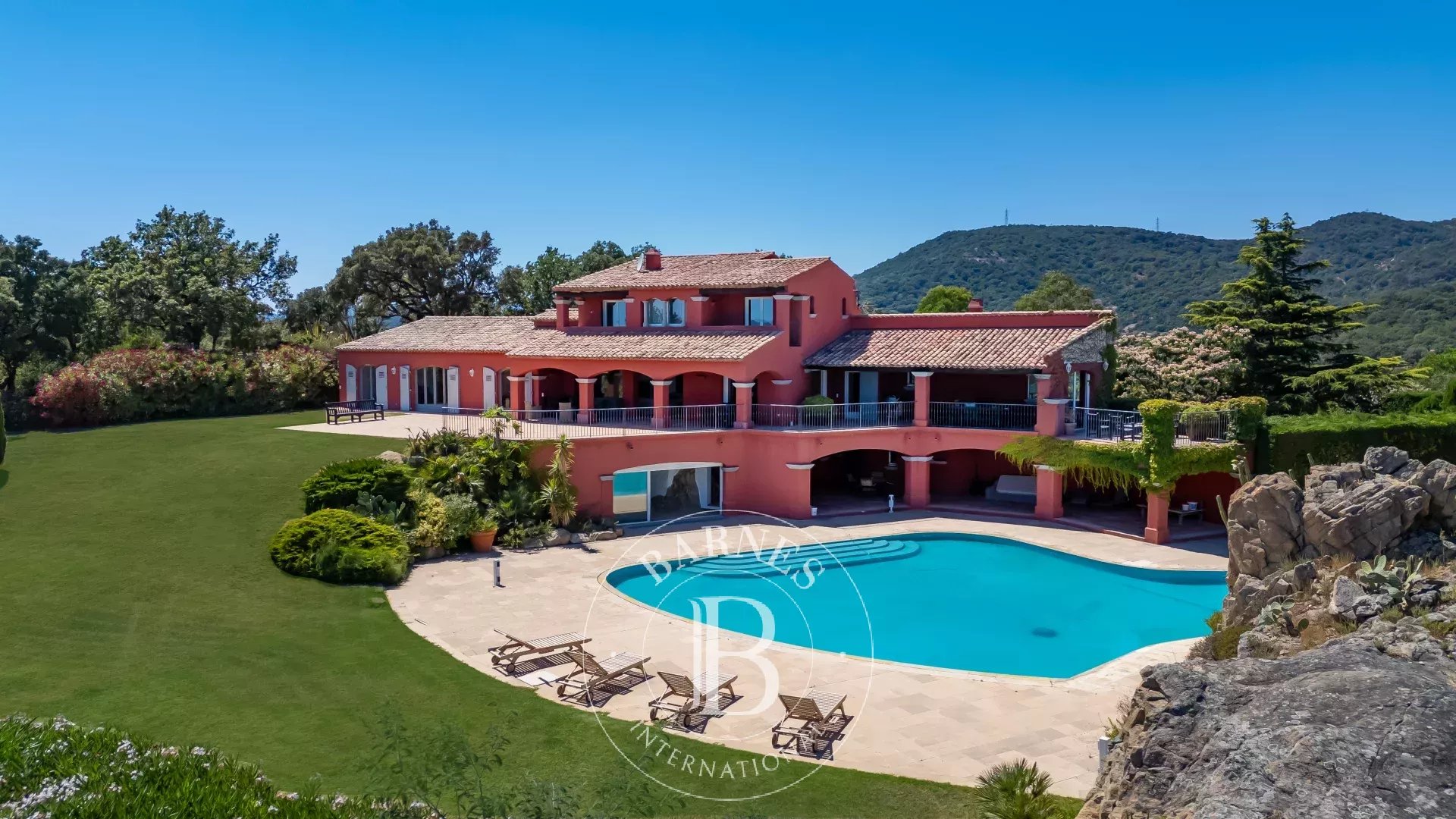 Villa Grimaud  -  ref 7196710 (picture 1)