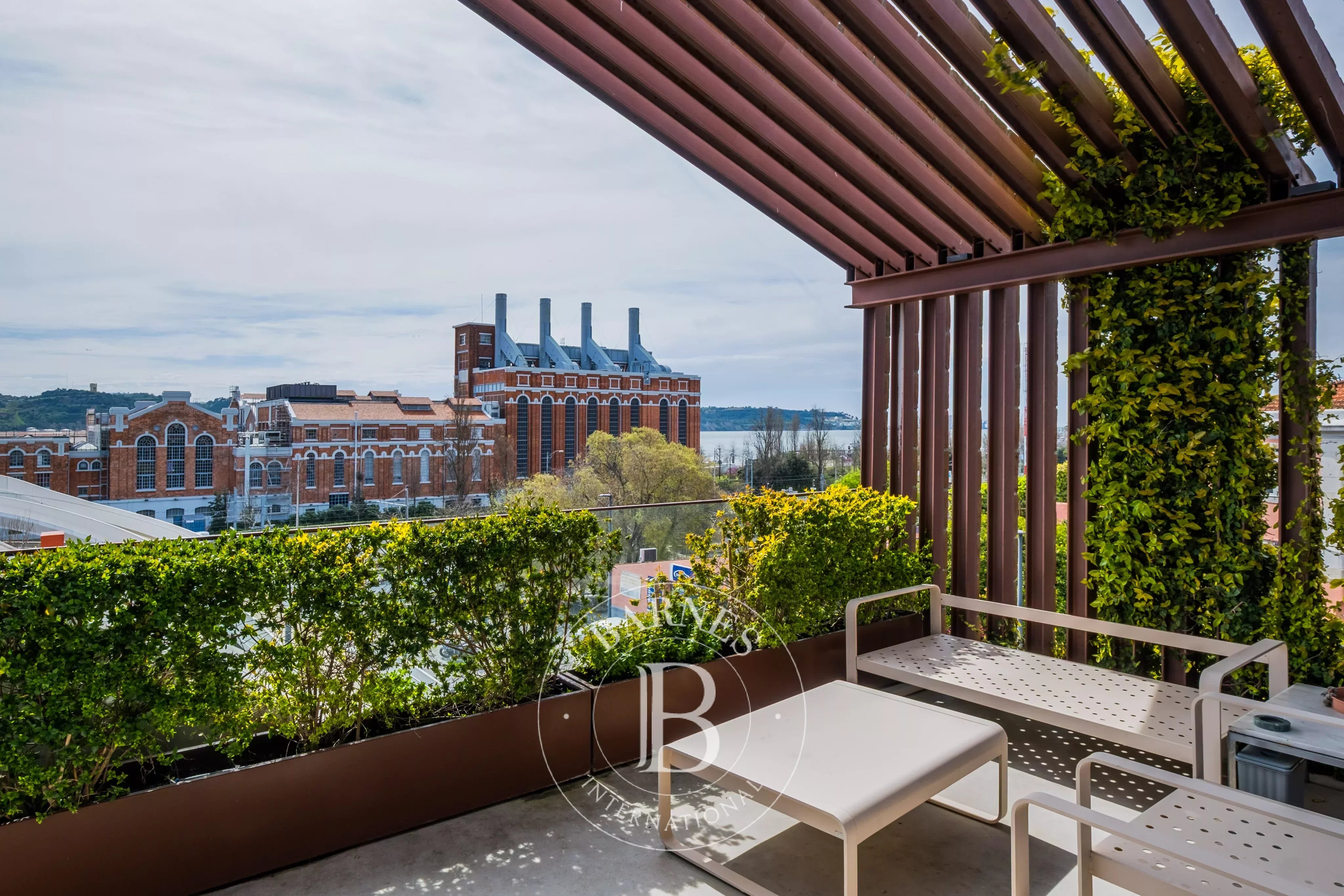 Maison contemporaine avec vue sur le fleuve