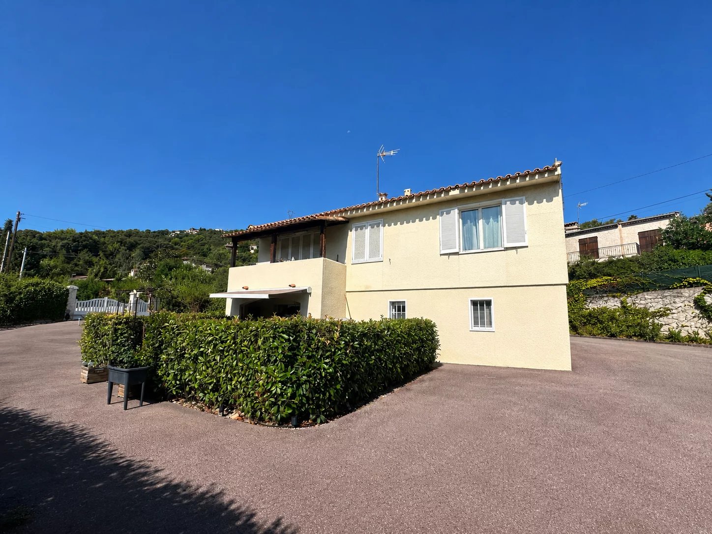Maison 3 pièces 157 m² · à Saint-Laurent-du-Var · 157 m² · 595 000 €