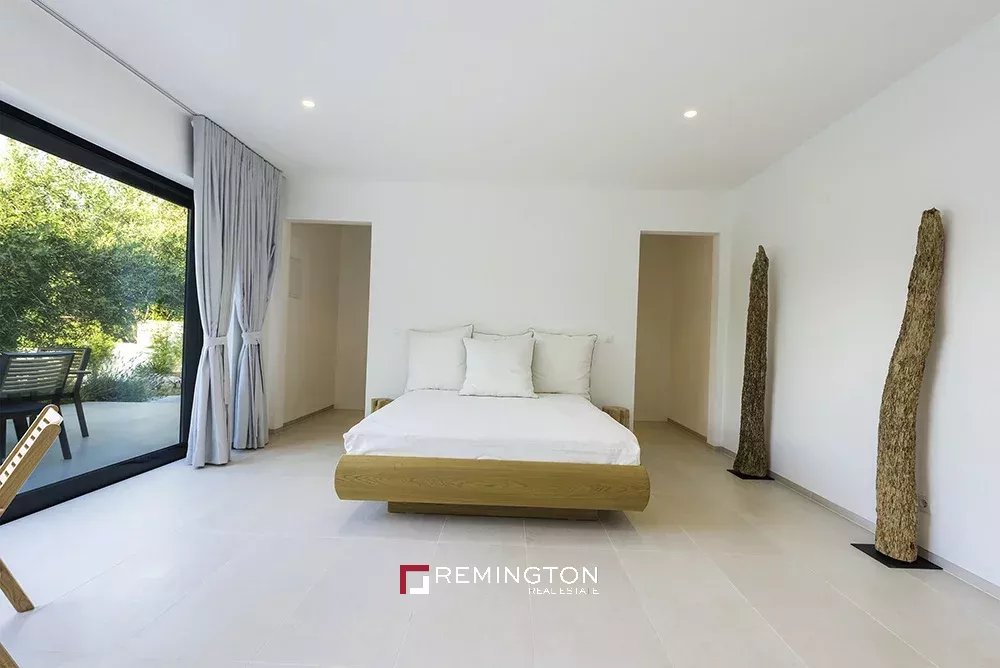 5 Bedroom Villa/Townhouse's Image 38