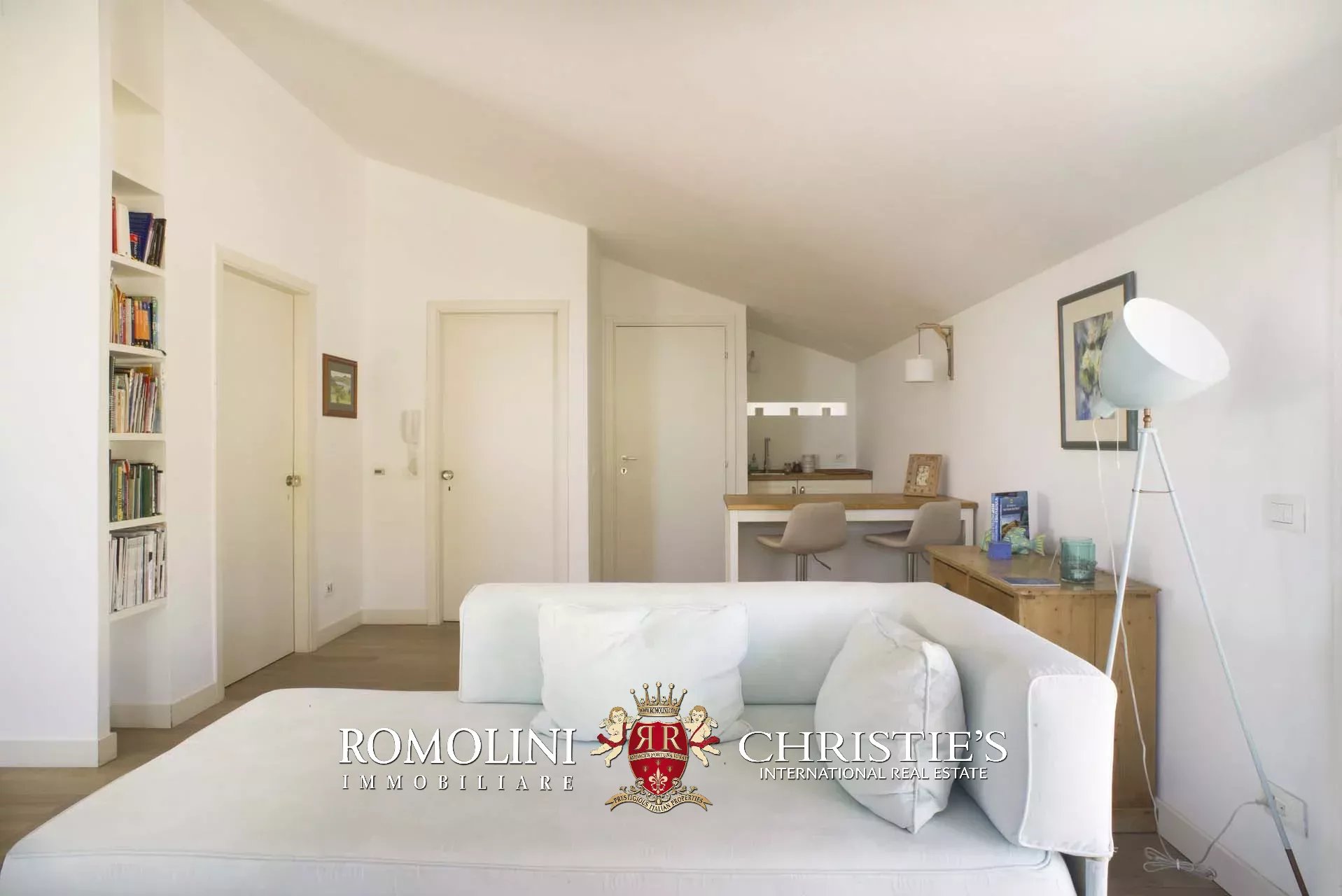6 Bedroom Villa/Townhouse's Image 68