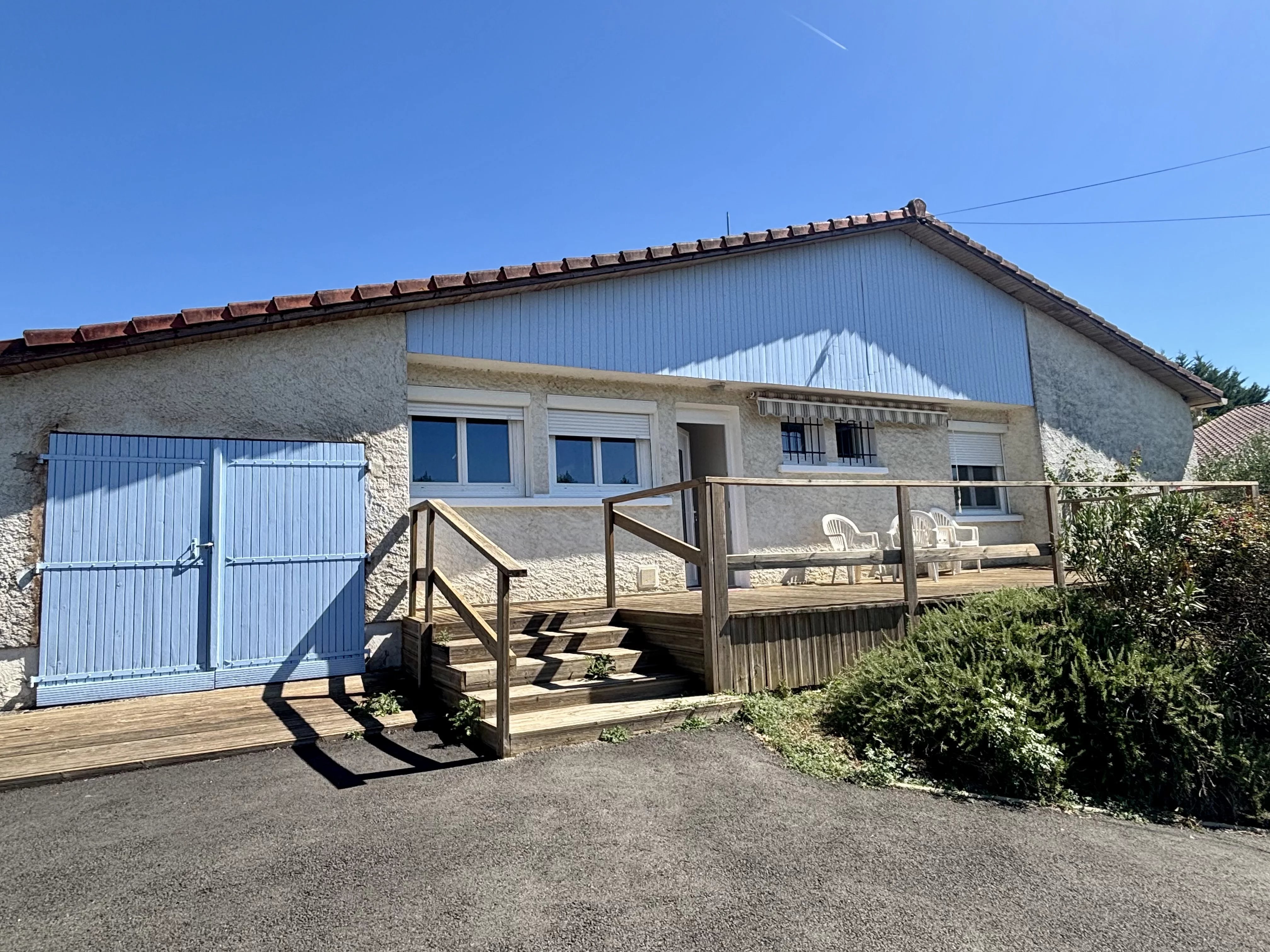 Jolie Maison avec jardin et garage