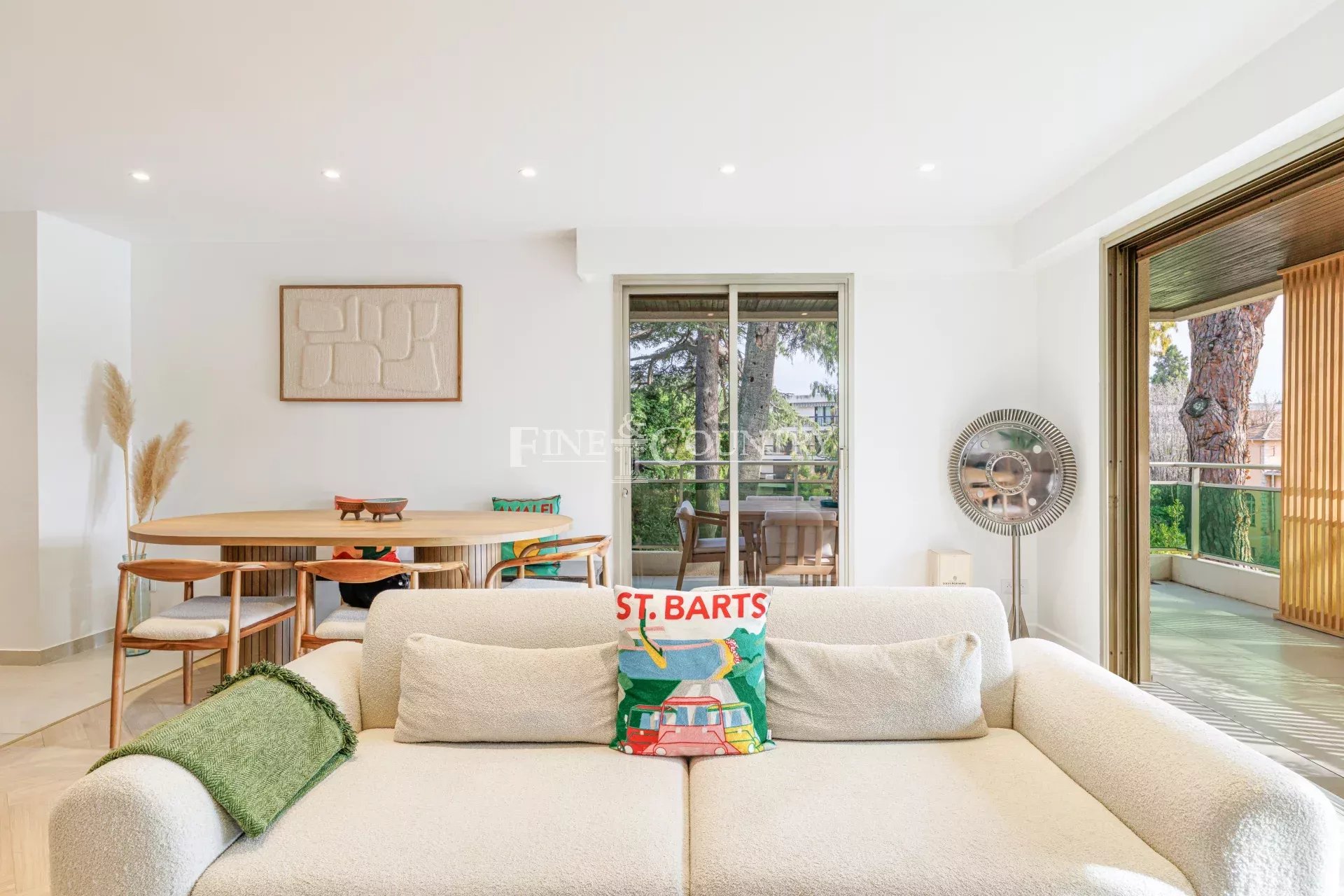 Photo of For Sale – 2-Bedroom Apartment – Cannes Montrose