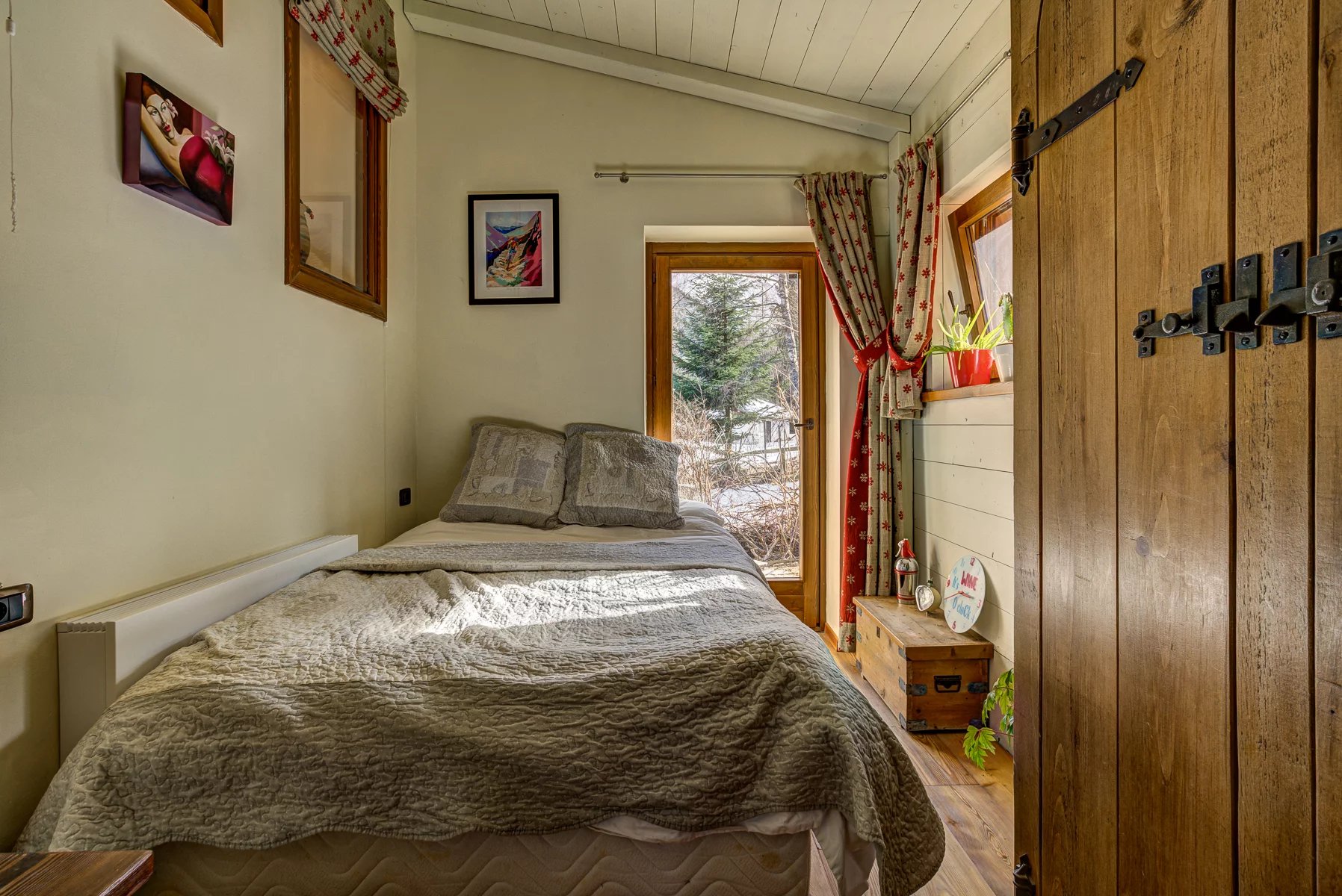 Photo of CHAMONIX - A 3-bedroom chalet in La Joux