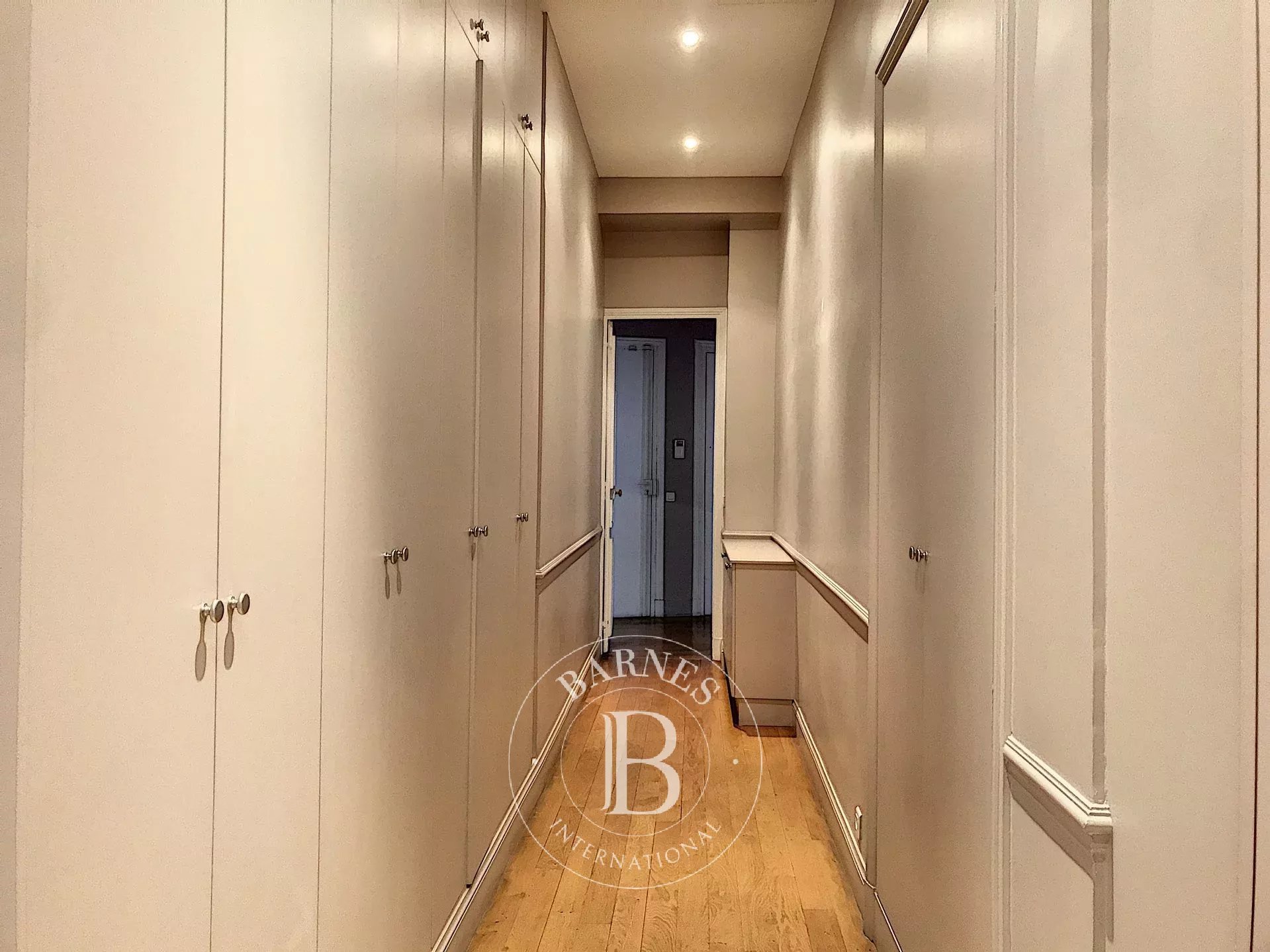 Daire Paris 8ème - picture 13