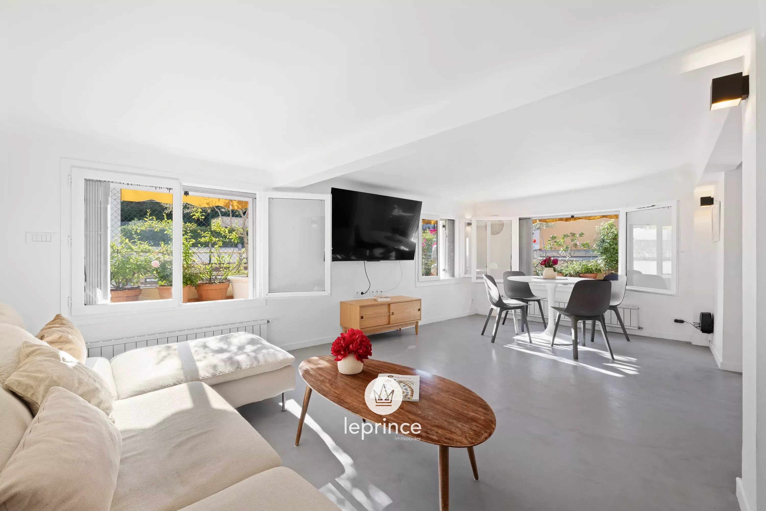 Nice – Fleurs – 2 Bedroom – Top Floor – Terrace