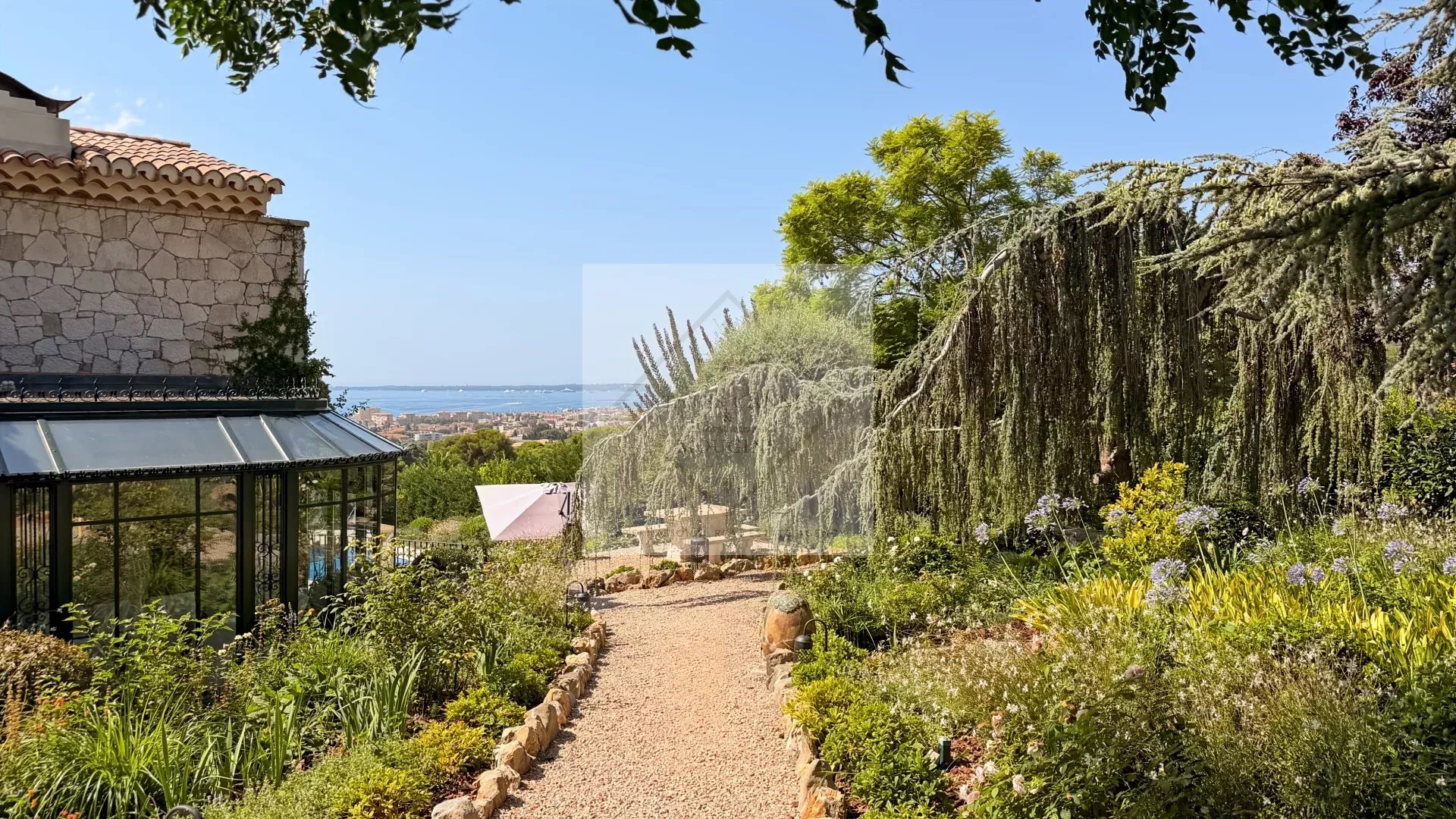 ANTIBES Élégante maison en pierre rénovée – Charme provençal proche plage — photo 26