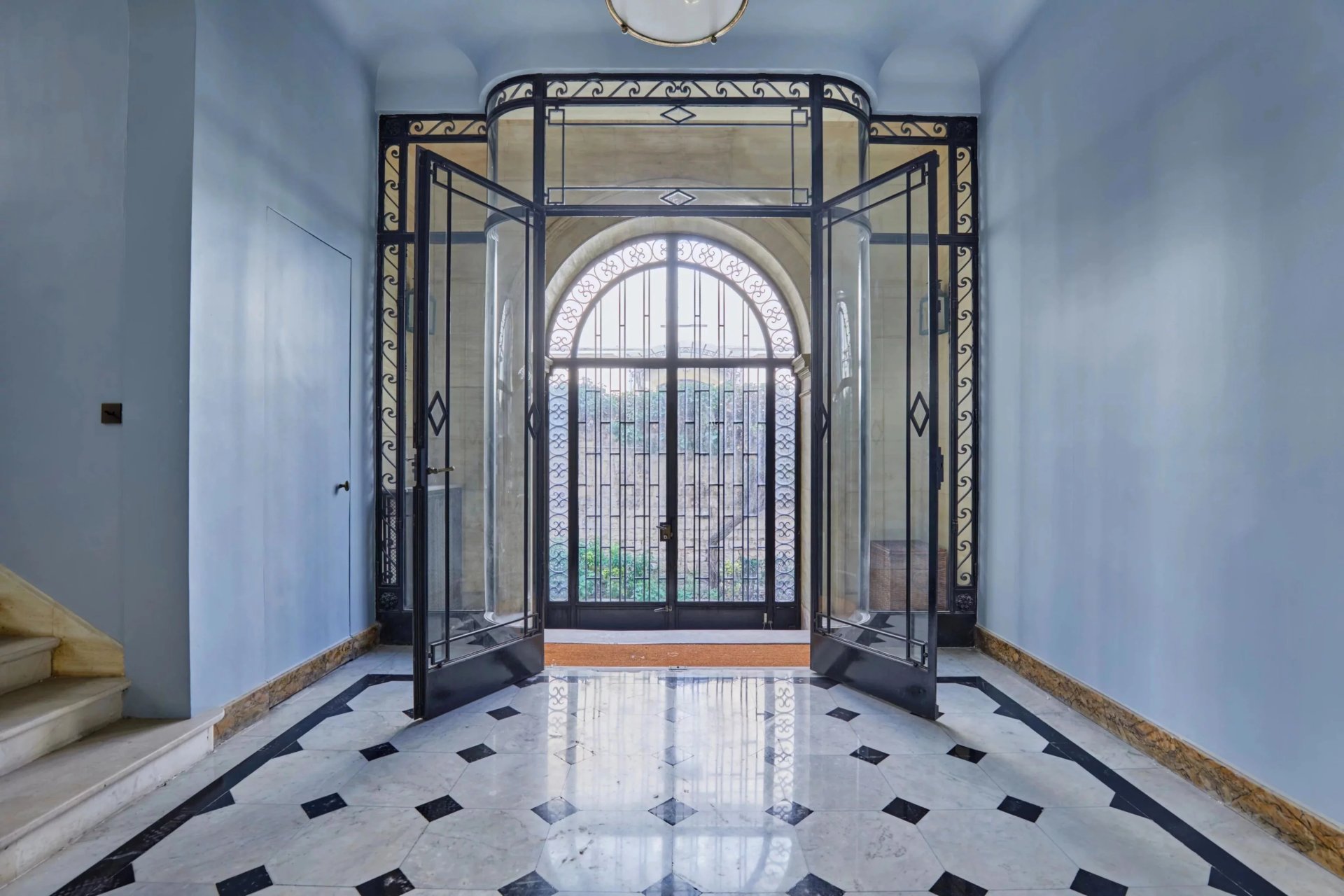 8 Bedroom Villa/Townhouse's Image 4