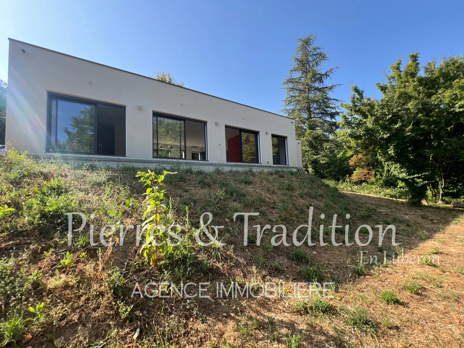 Agence immobilière de Pierres et Tradition en Luberon Apt