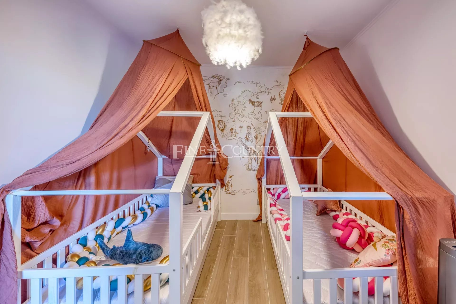 Photo of For sale  Villa in Valbonne - Panoramic view