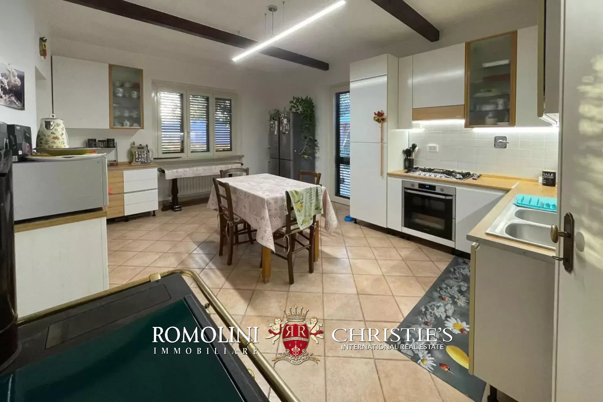 7 Bedroom Villa/Townhouse's Image 24