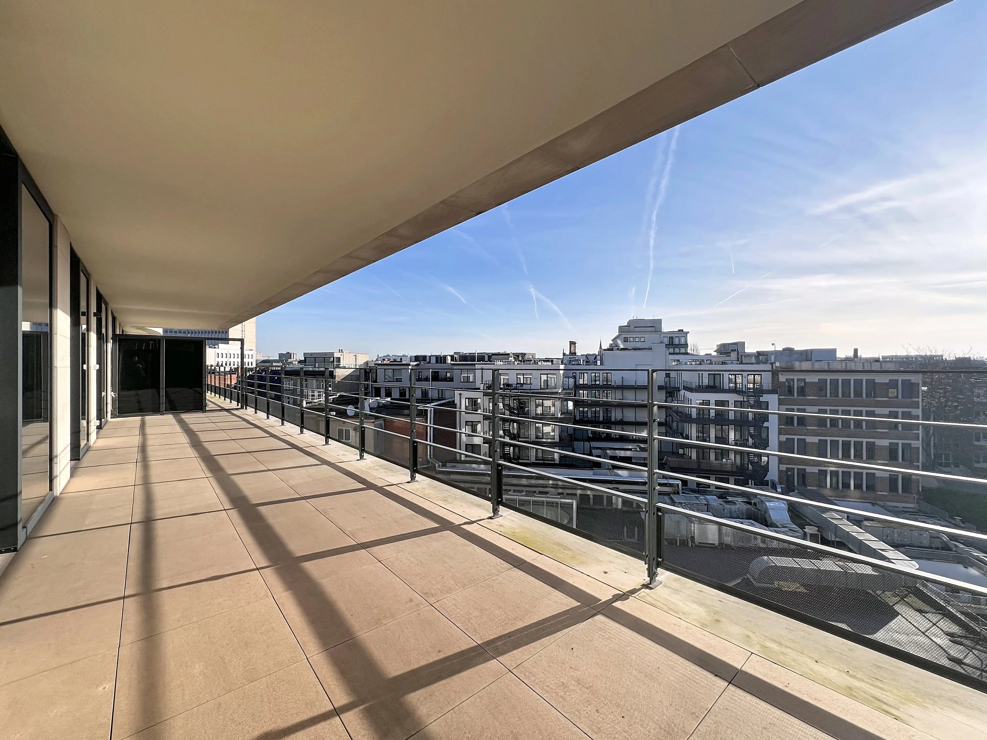 Ixelles - Very nice bright 4 bedroom terrace apartment
