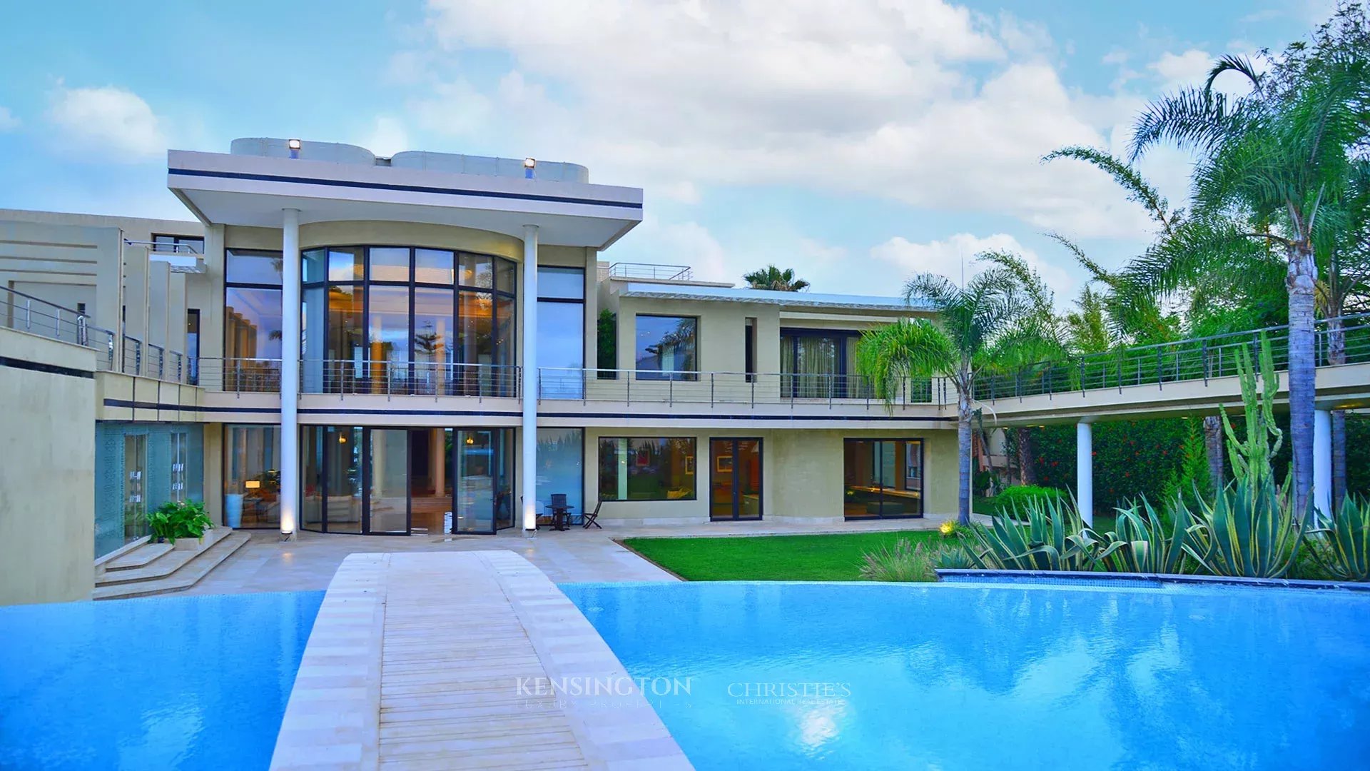 7 Bedroom Villa/Townhouse's Image 4
