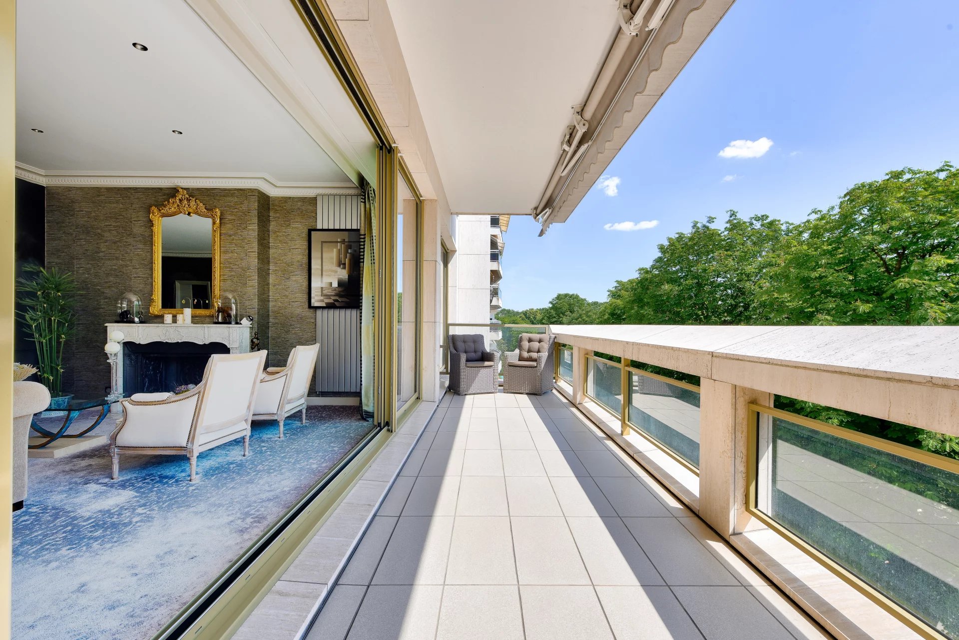 Sale Apartment Paris 16th
