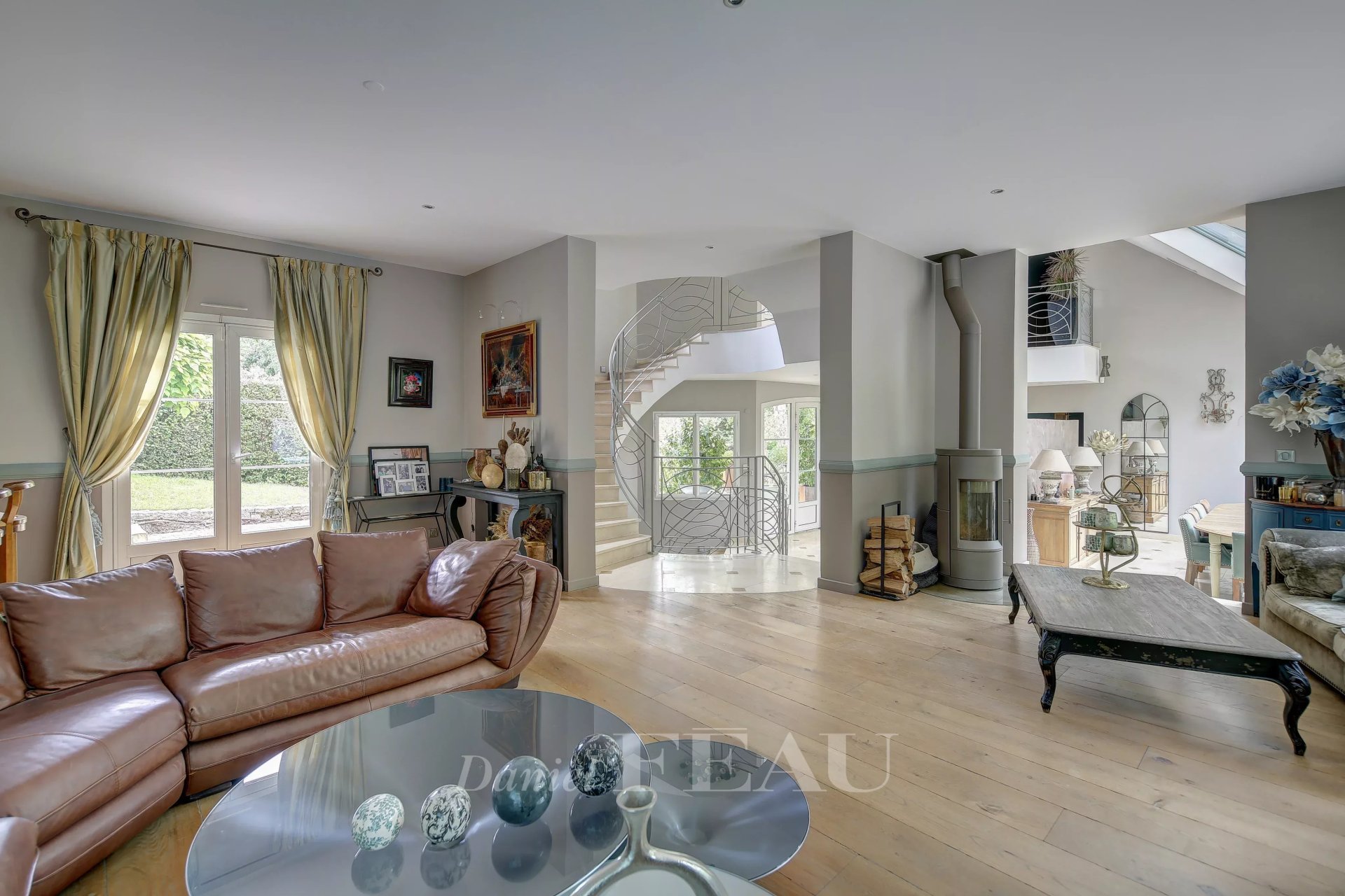 6 Bedroom Villa/Townhouse's Image 3
