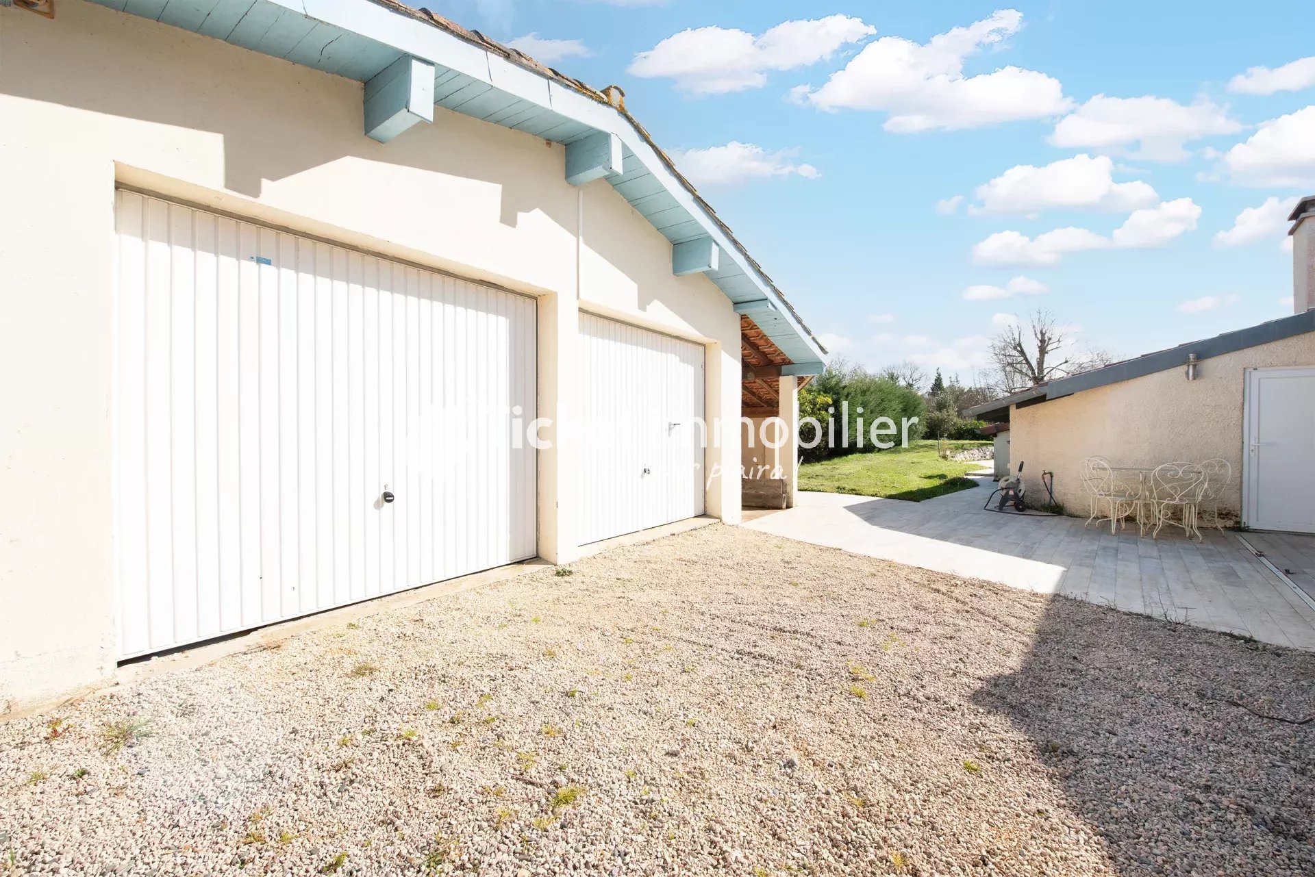 VILLA 6 PIECES 288 M2 RÉNOVÉE AVEC PISCINE, JARDIN, GARAGE ET PERGOLA BIOCLIMATIQUE — photo 20