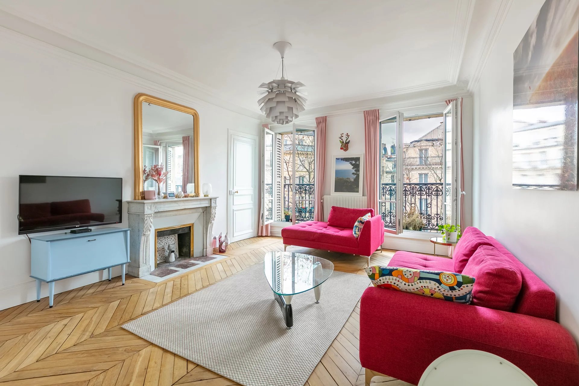 Appartement étage élevé avec ascenseur et balcon