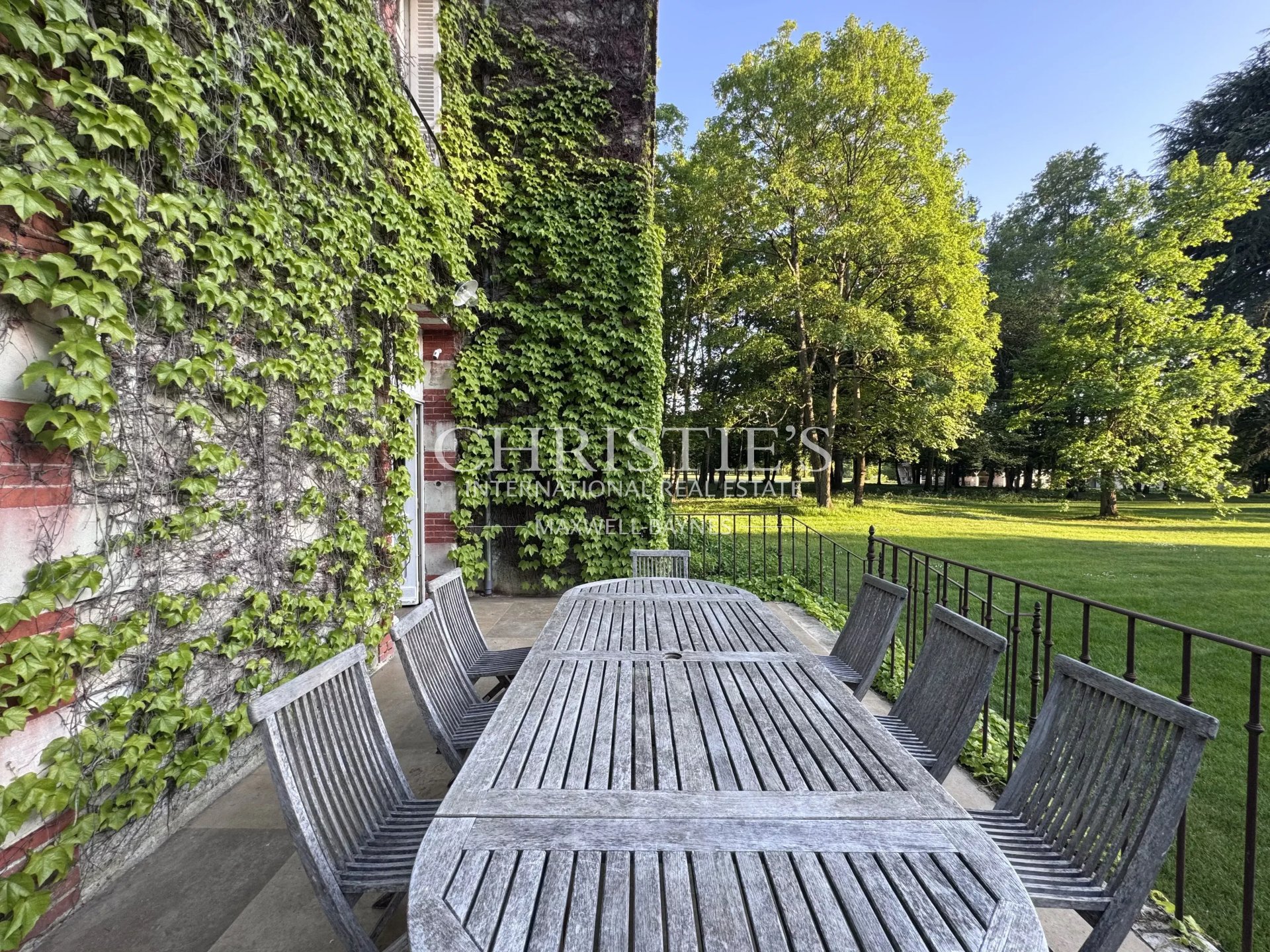 9 Bedroom Villa/Townhouse's Image 28