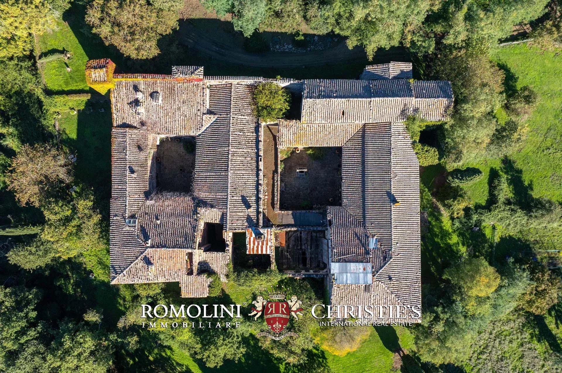 30 Bedroom Villa/Townhouse's Image 3