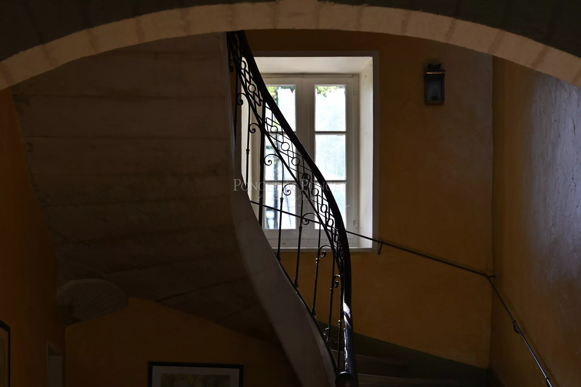 7 Bedroom Villa/Townhouse's Image 9