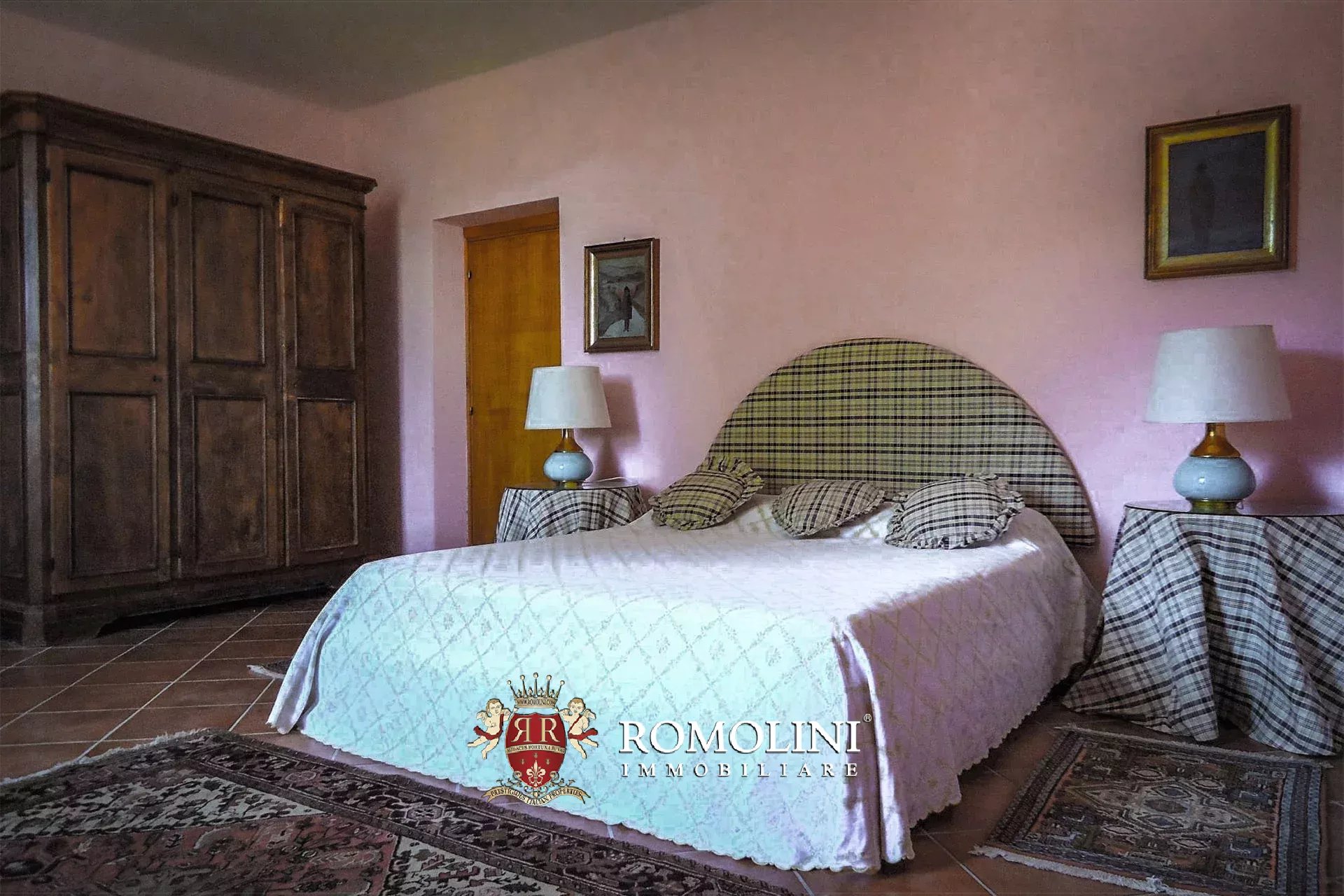 6 Bedroom Villa/Townhouse's Image 38