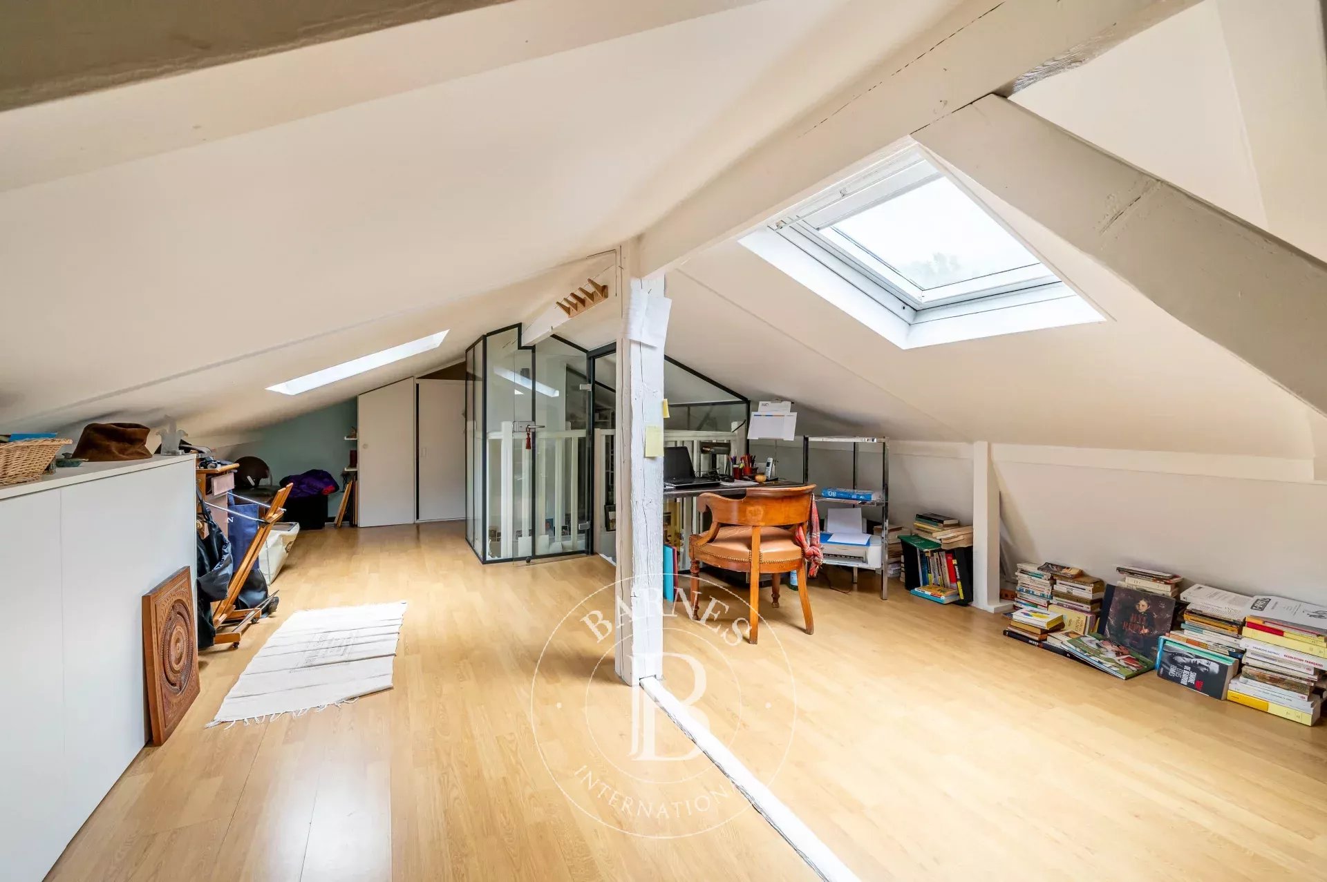 Neuilly Chézy-Borghèse - 2-bed duplex apartment in a former townhouse - Charming and atypical - Quiet, leafy surroundings - picture 15