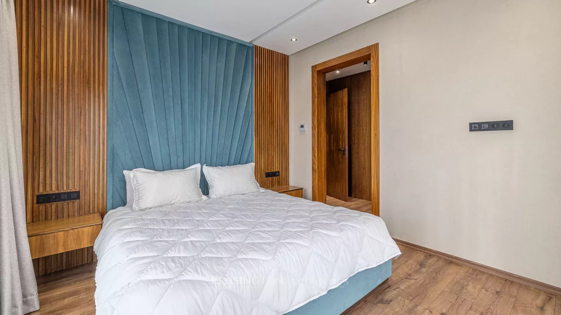 5 Bedroom Villa/Townhouse's Image 36
