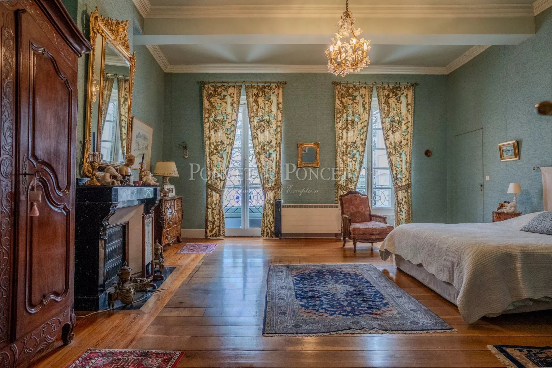 6 Bedroom Chateau's Image 26
