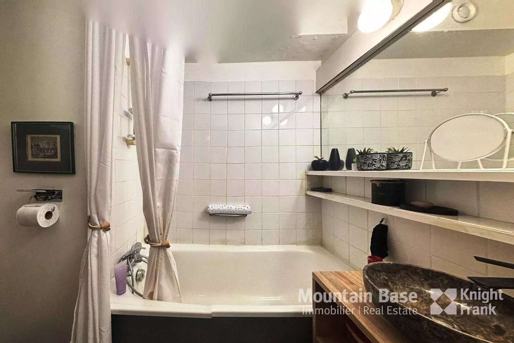 Photo of 3rd floor studio with a balcony with open Mont Blanc views