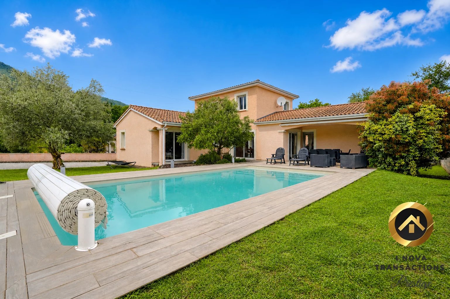 Villa d’exception avec vue et piscine – secteur recherché proche de Foix