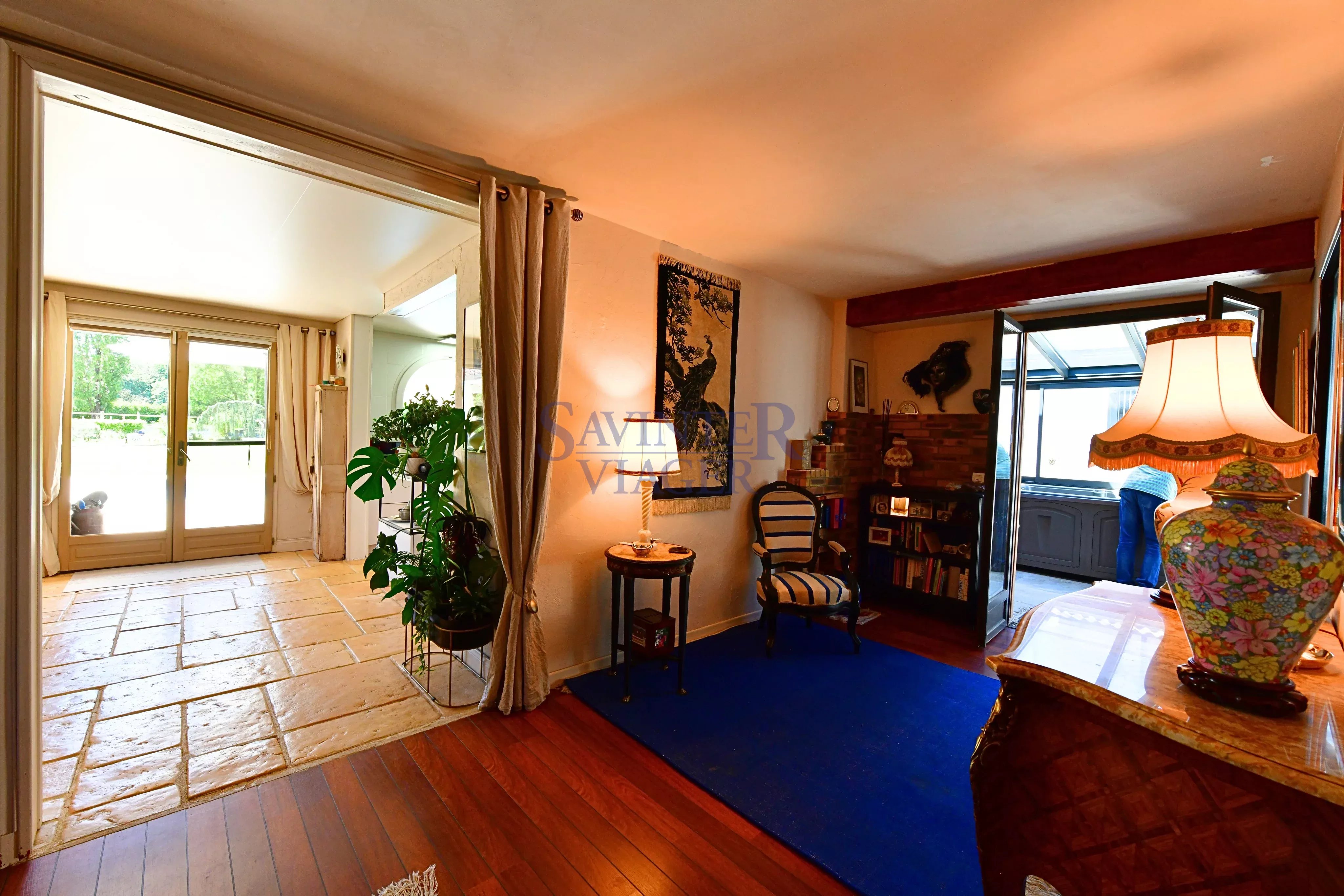 Demeure atypique avec installations équestres – Terrain de 16 832 m²