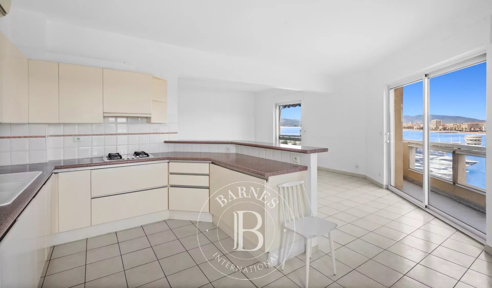 Appartement Saint-Raphaël  -  ref 86690969 (picture 3)