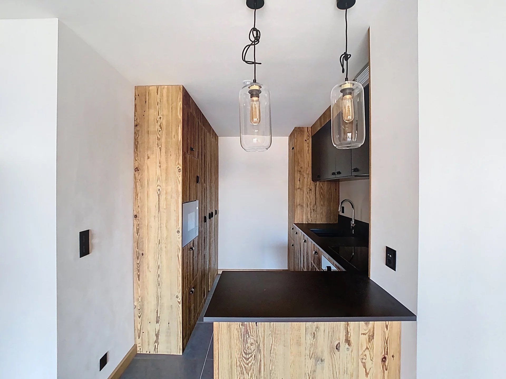 Vue imprenable, rénové à neuf!