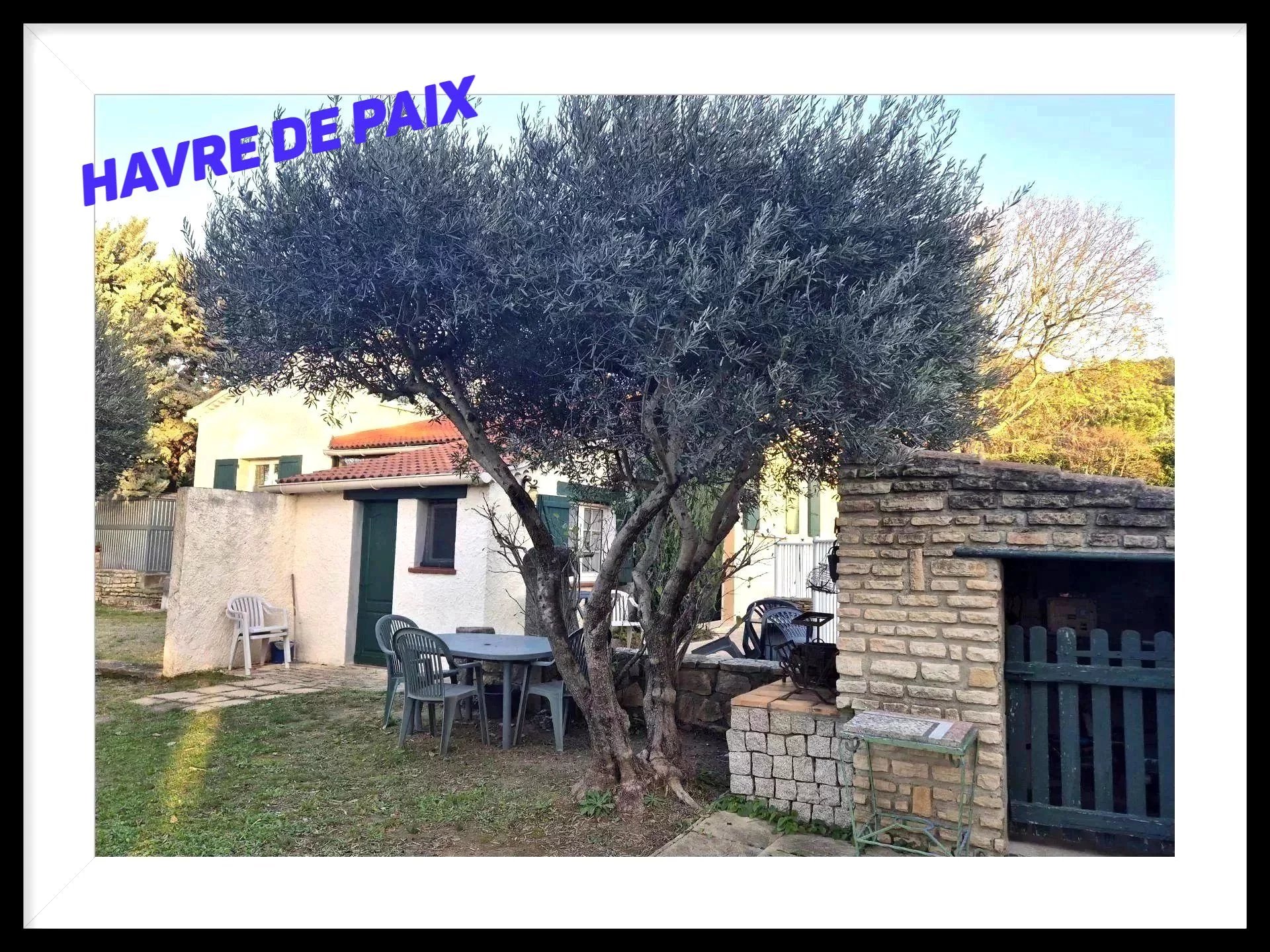 VILLA PLAIN PIED DANS UN BEL ENVIRONNEMENT AVEC PISCINE