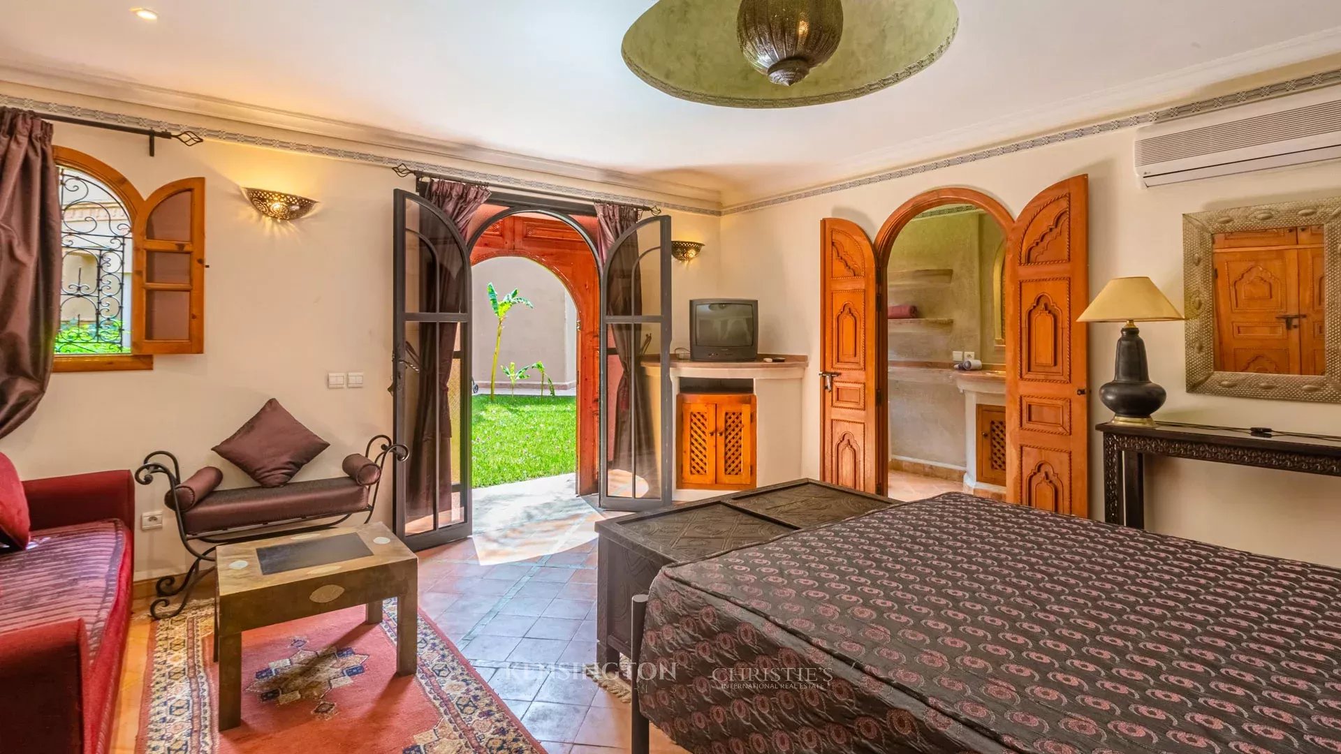 10 Bedroom Villa/Townhouse's Image 31