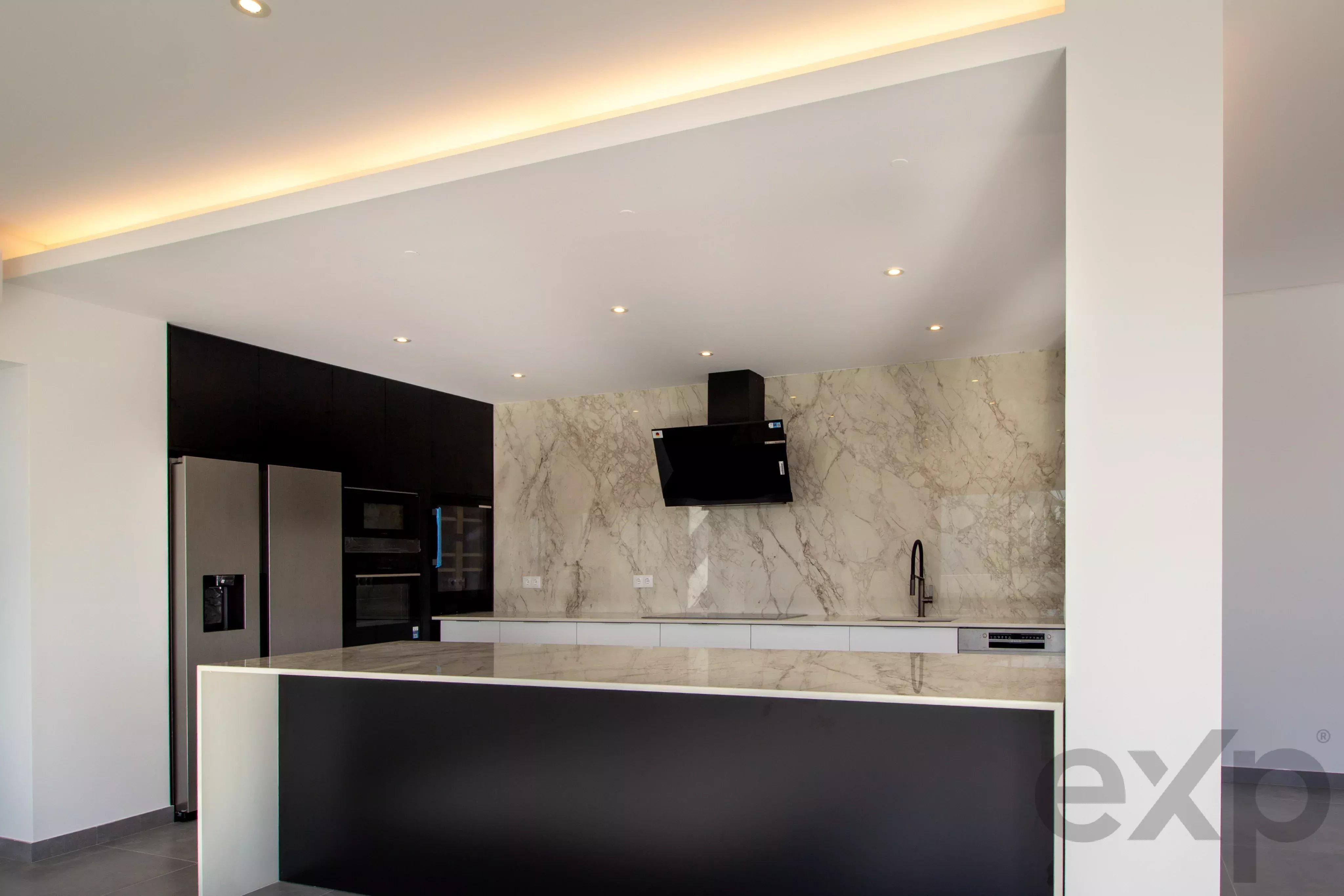 Luxury Contemporary Home with Sea View in Ferragudo 87049638 image 16