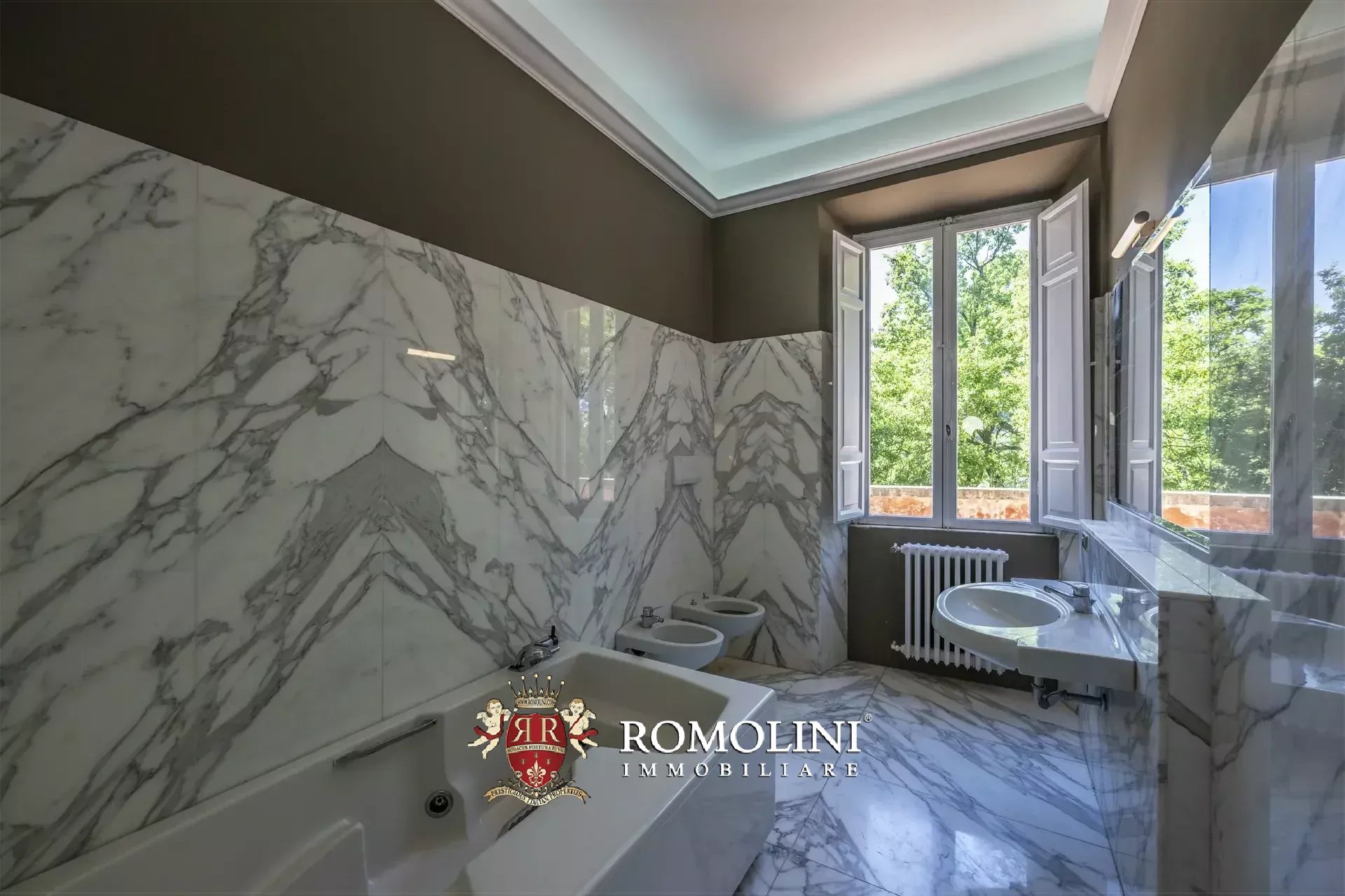 8 Bedroom Villa/Townhouse's Image 49