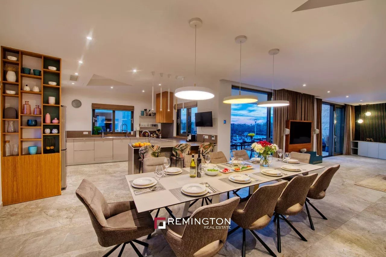 5 Bedroom Villa/Townhouse's Image 9