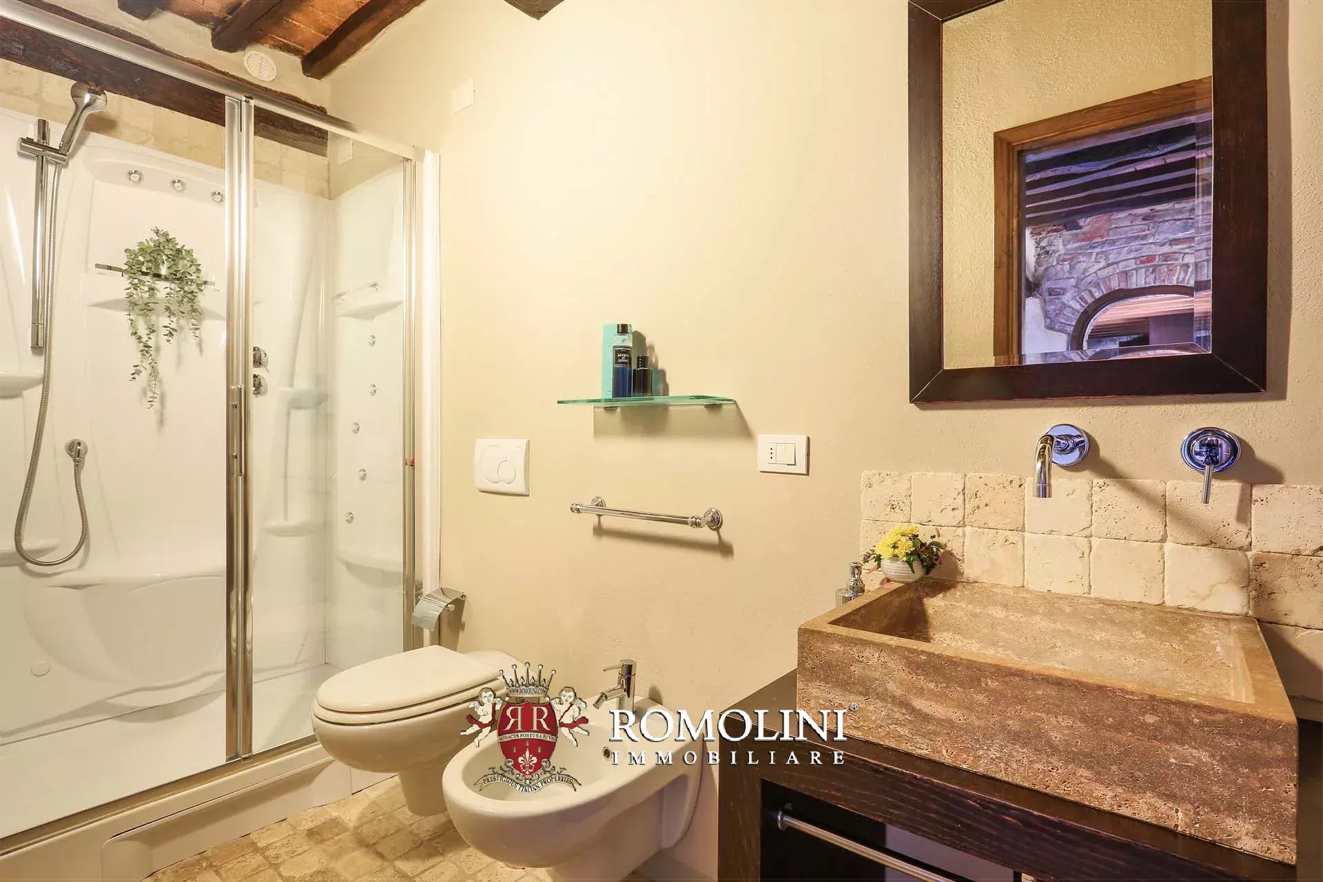 25 Bedroom Vineyard's Image 95