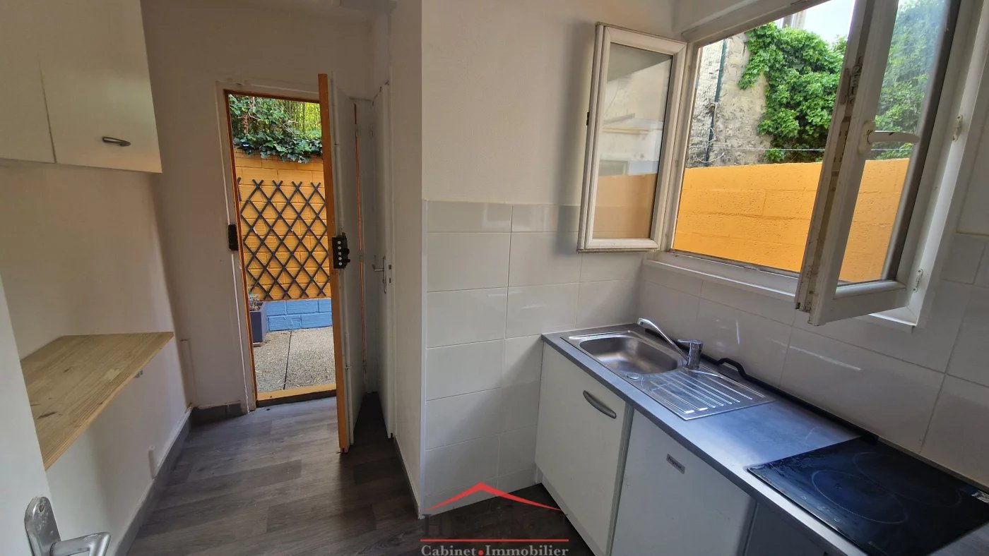 Studio avec 12m² de courette