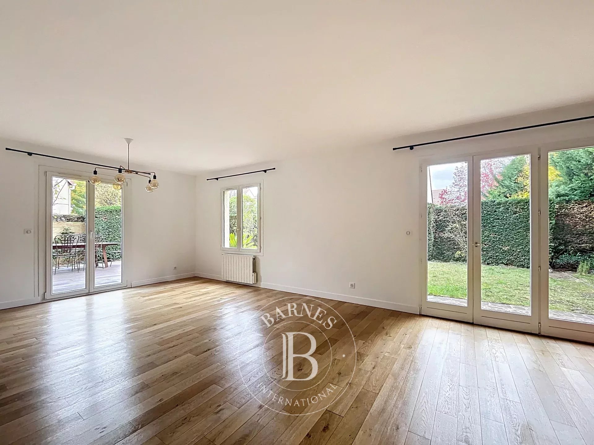 The BARNES rental department... - picture 2