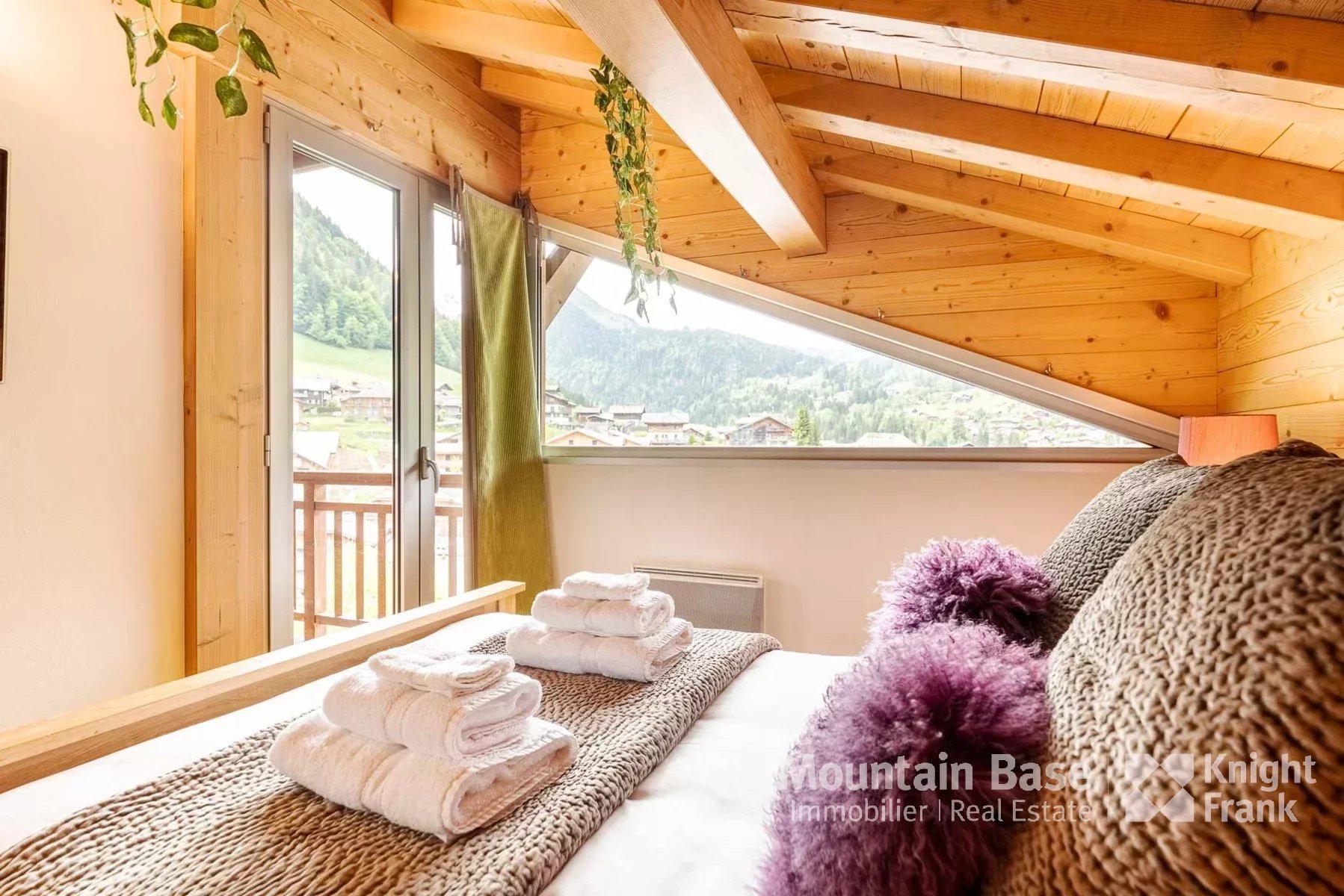 Photo of Stylish 5 bedroom chalet in central Morzine