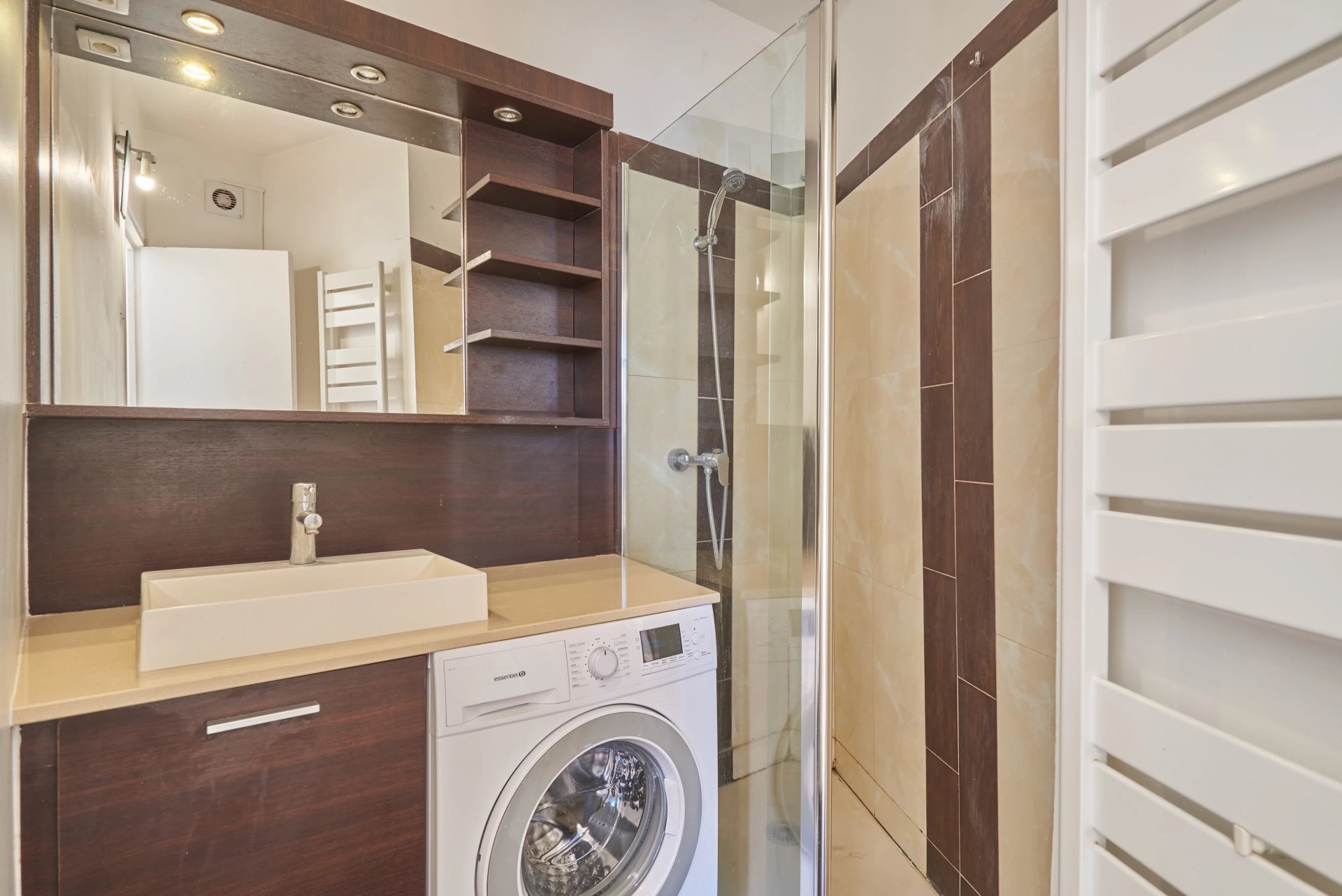 2 Bedroom Apartment/Flat's Image 8