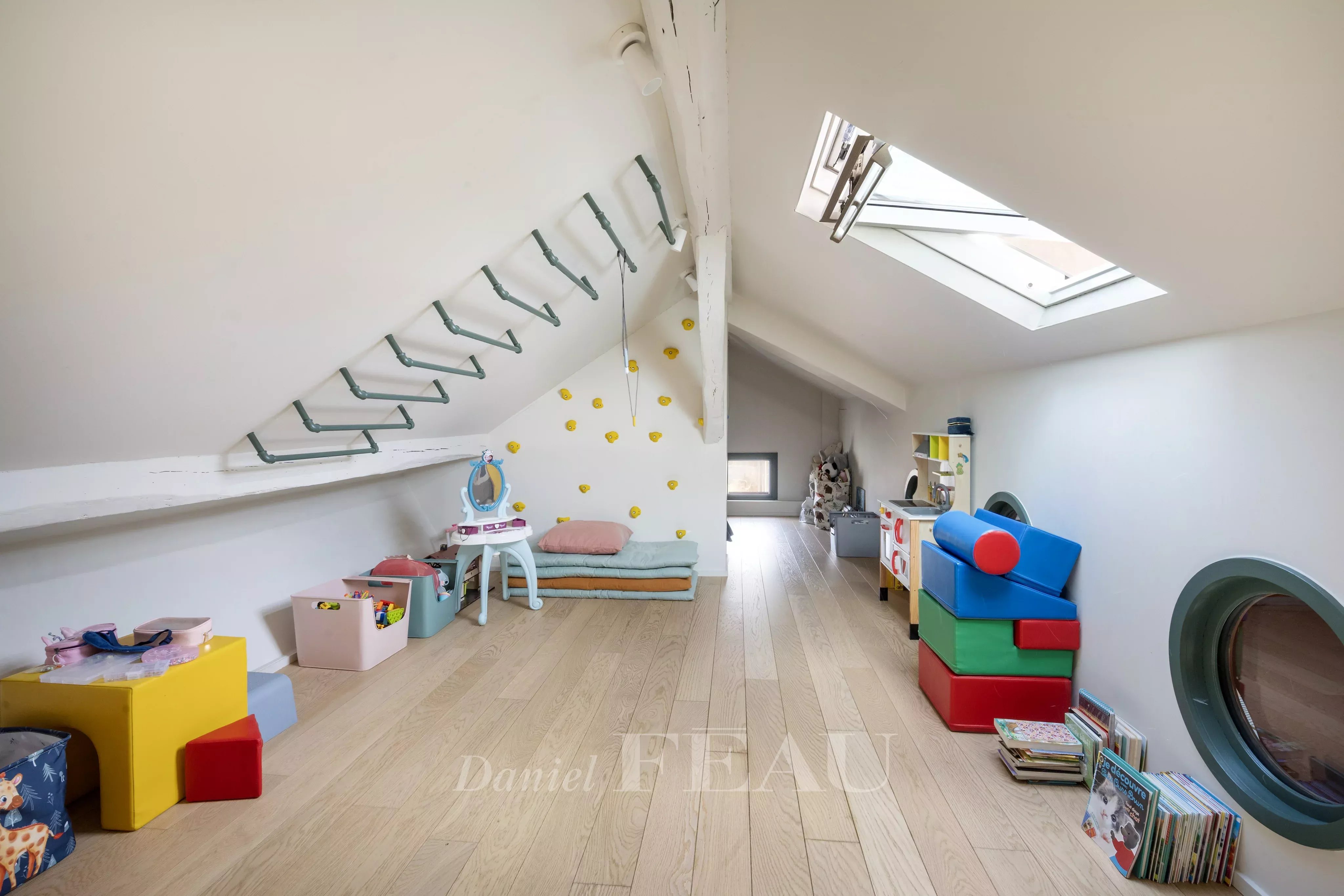 Playroom / Bedroom 5