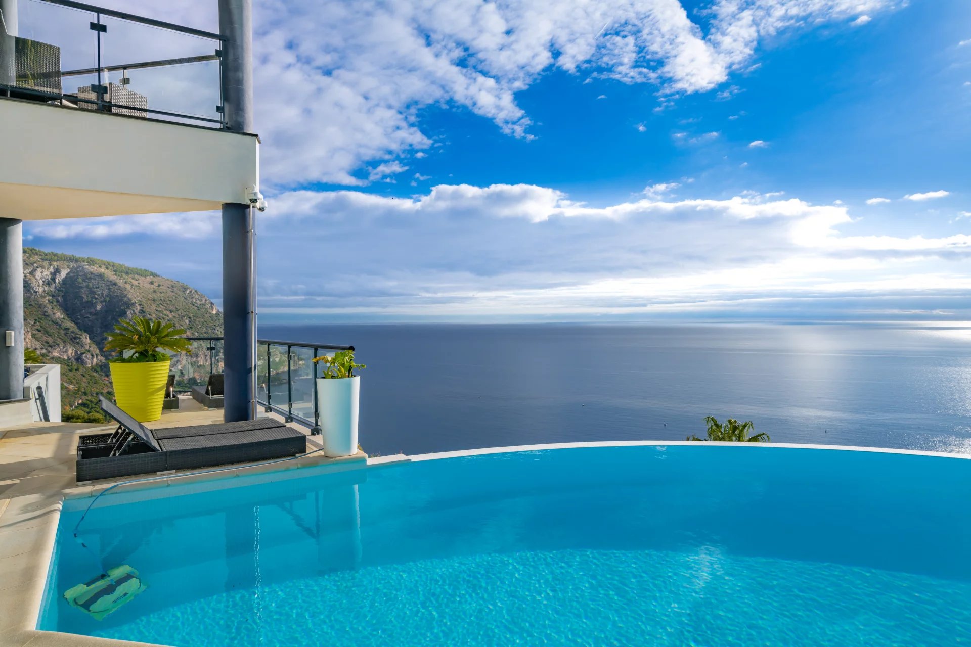 Exceptional Contemporary Villa with Panoramic Sea Views